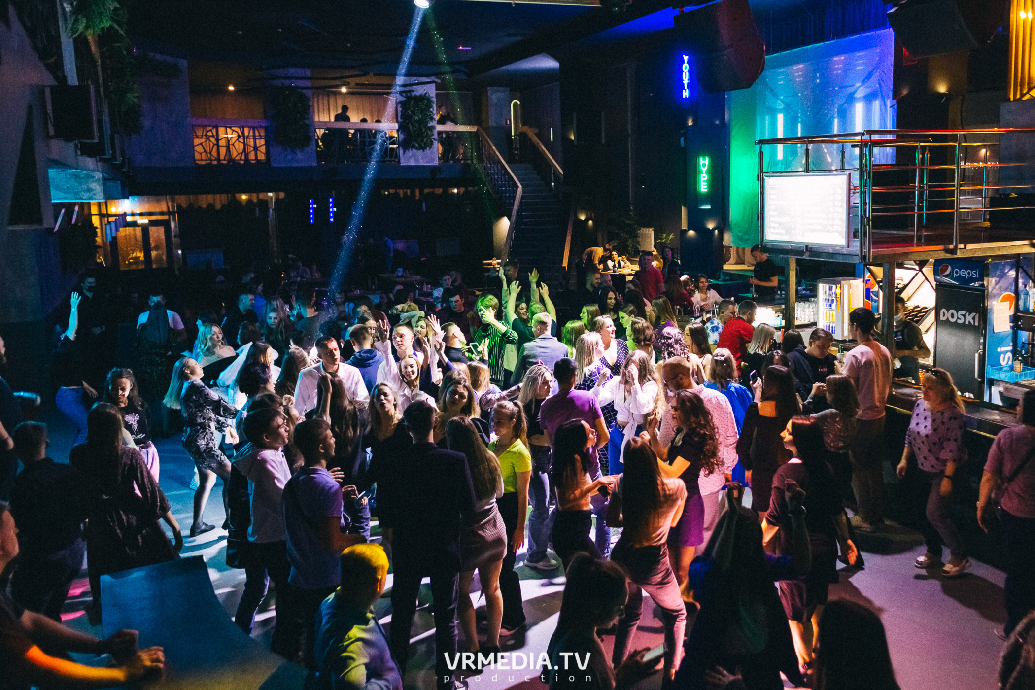 Выходные в баре «DOSKI»