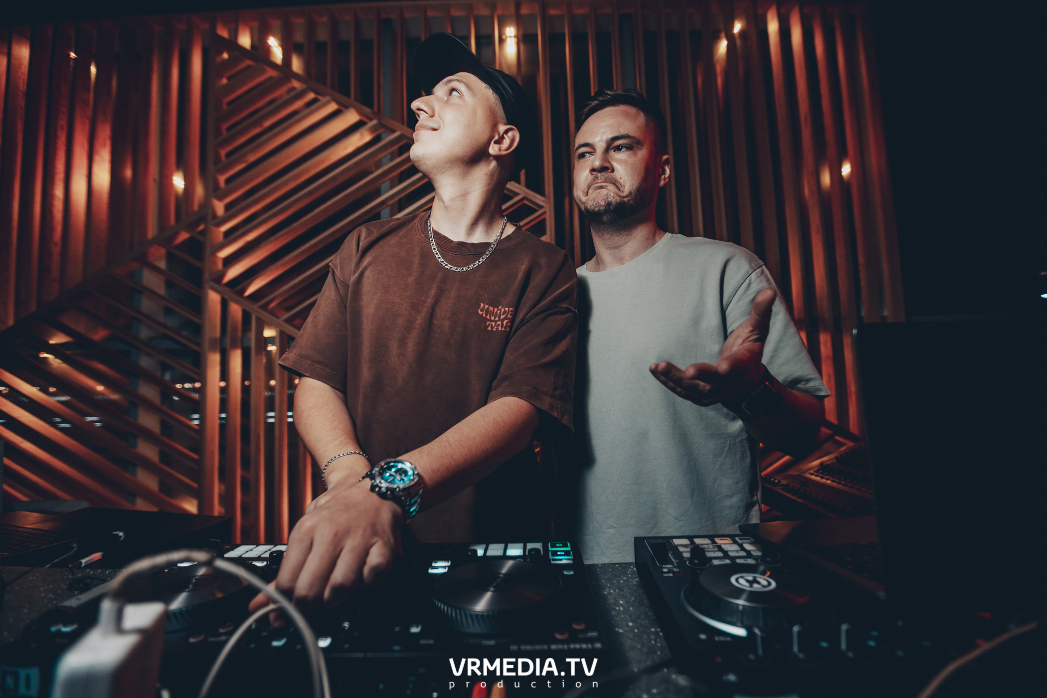 Выходные в баре «DOSKI»