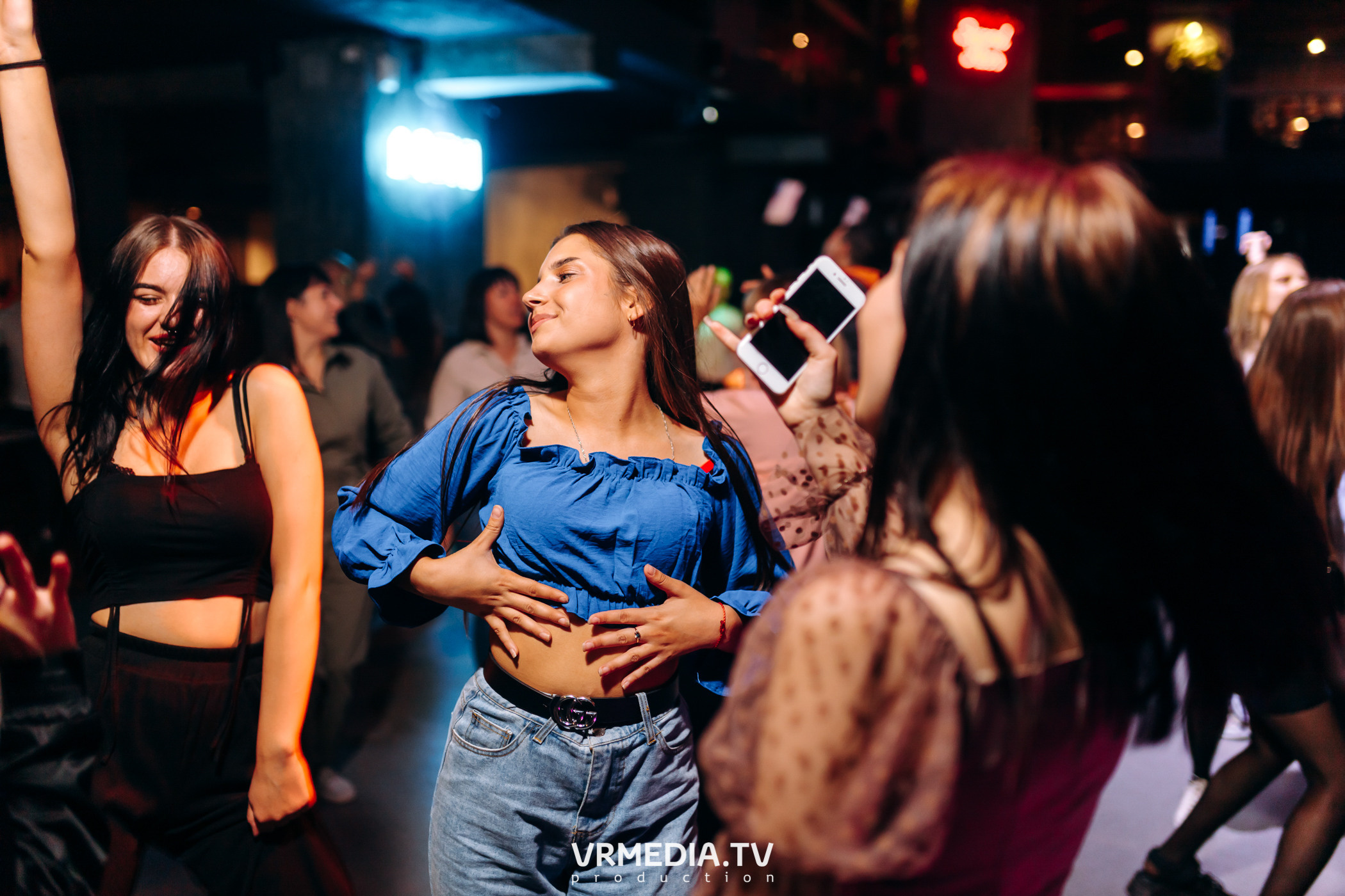 Выходные в баре «DOSKI»