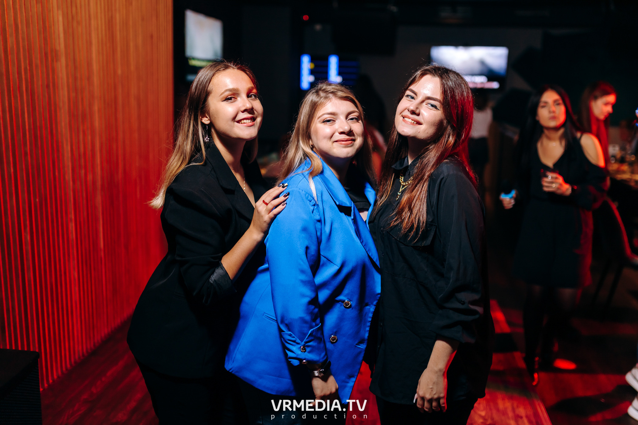 Выходные в баре «DOSKI»