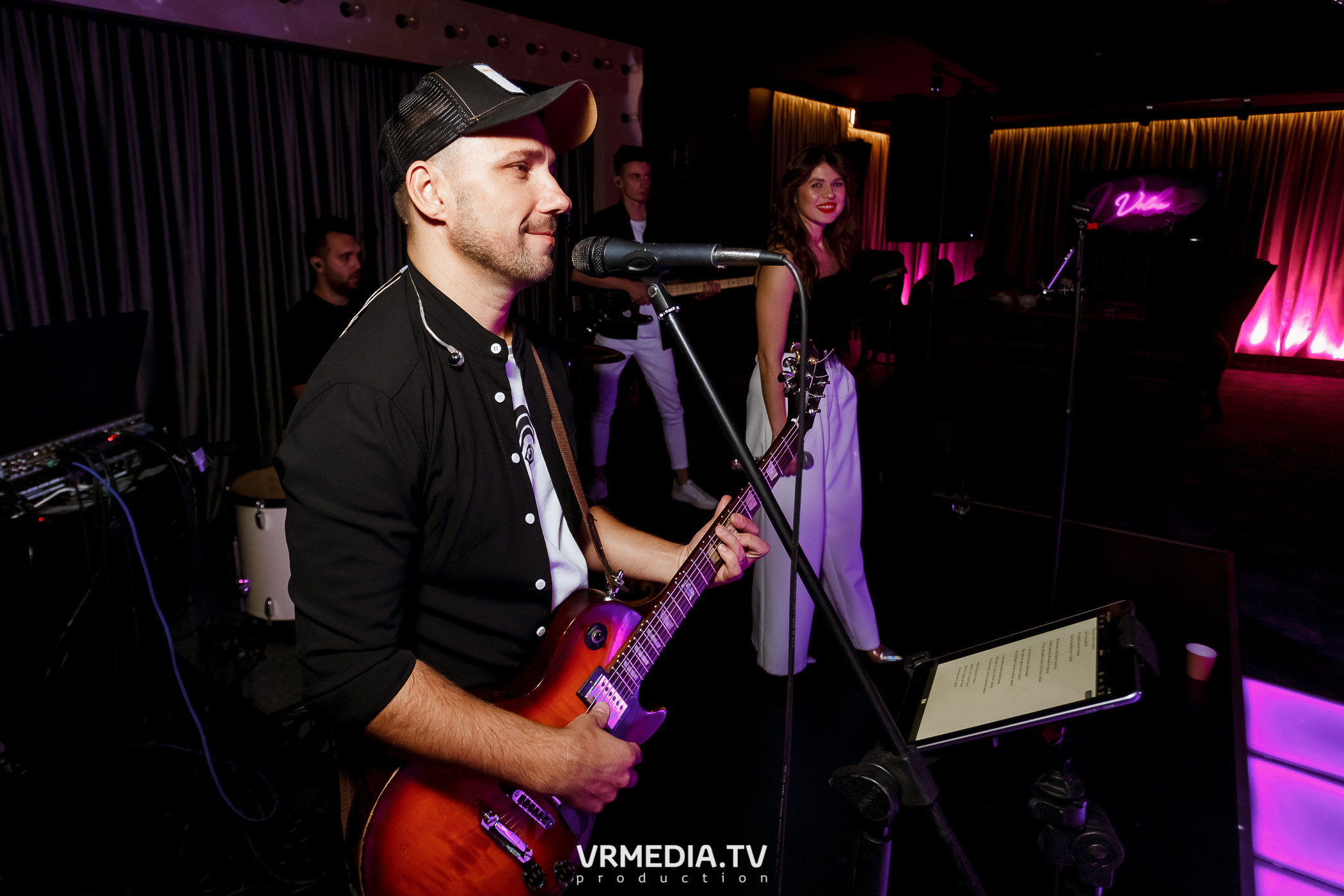 Выходные в караоке-баре «Volna»