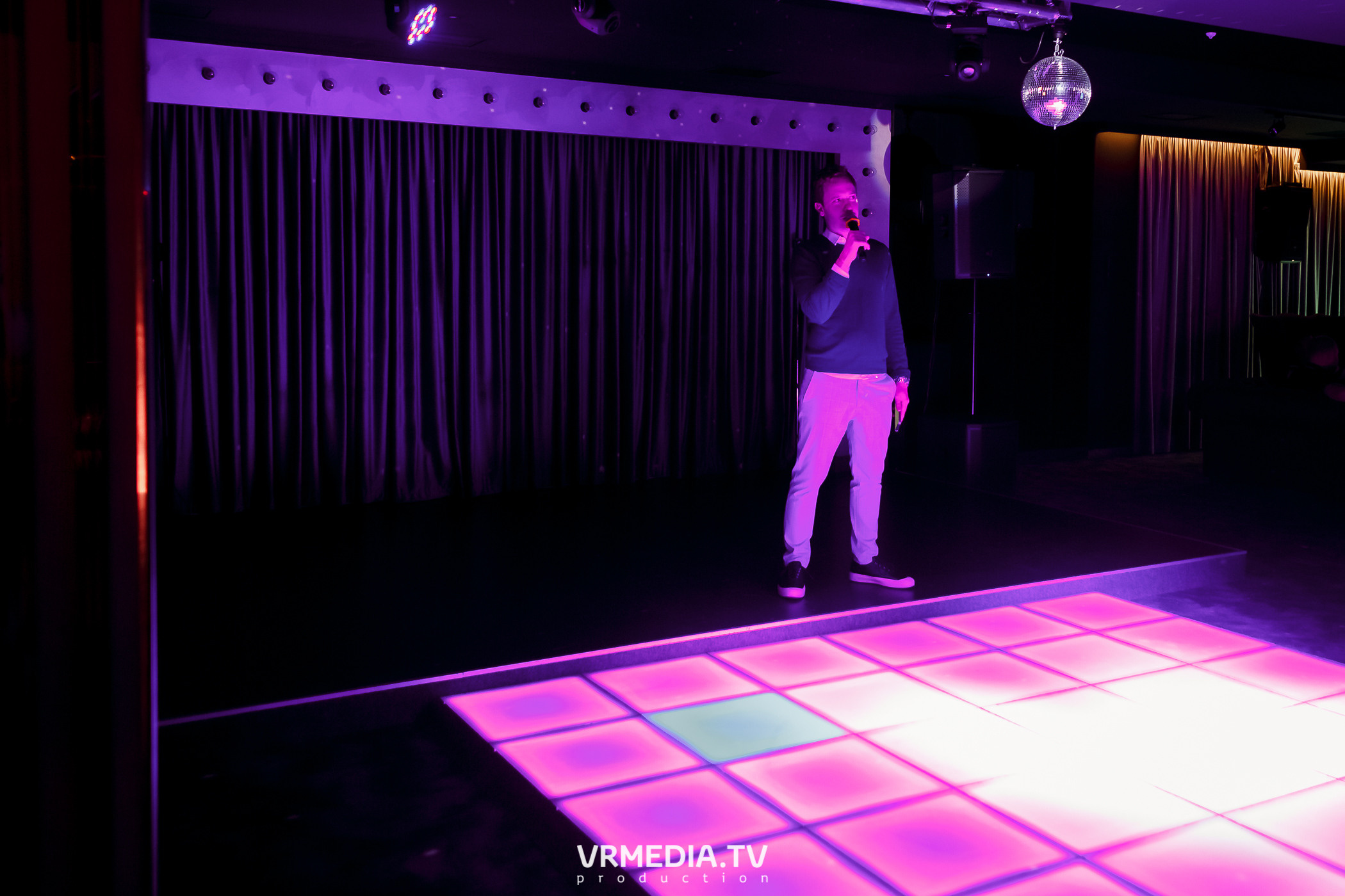 Выходные в караоке-баре «Volna»