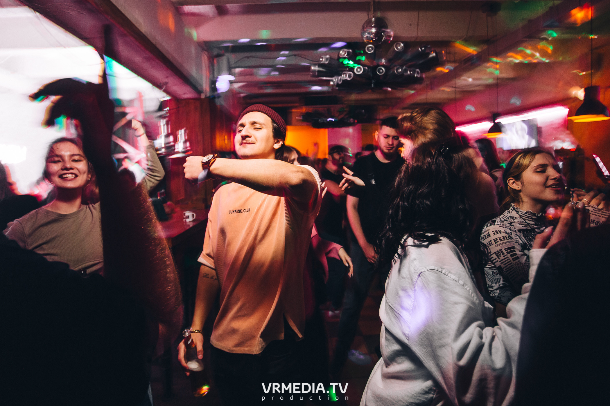 Выходные в баре «Cosmo»