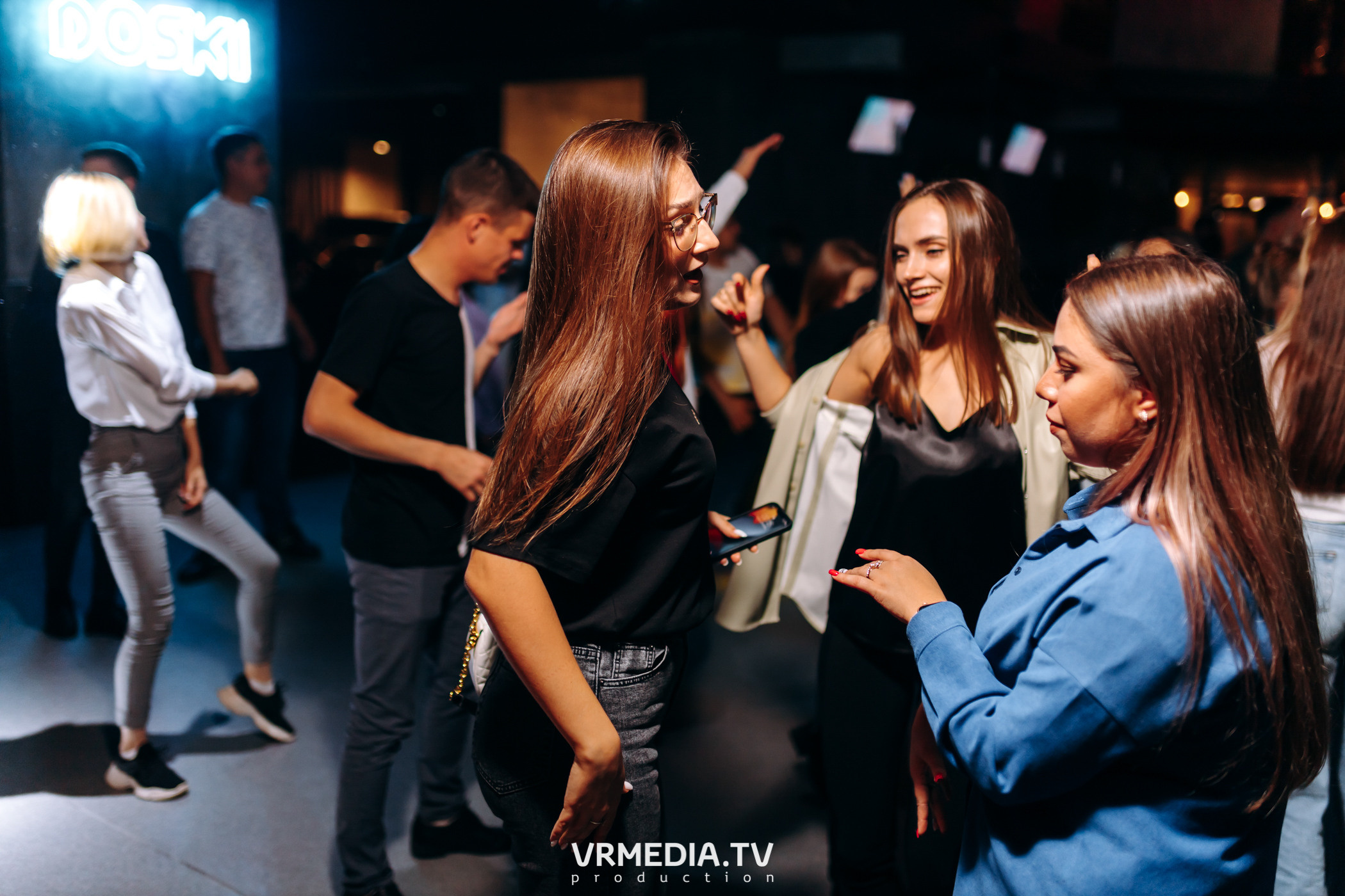 Выходные в баре «DOSKI»