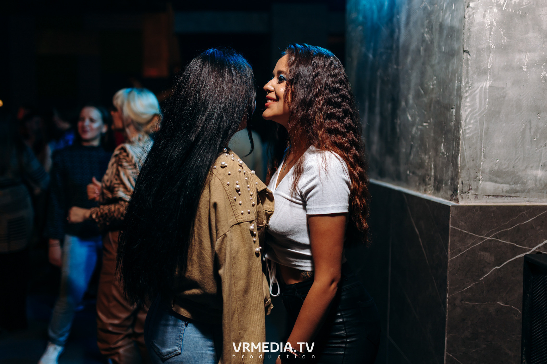 Выходные в баре «DOSKI»