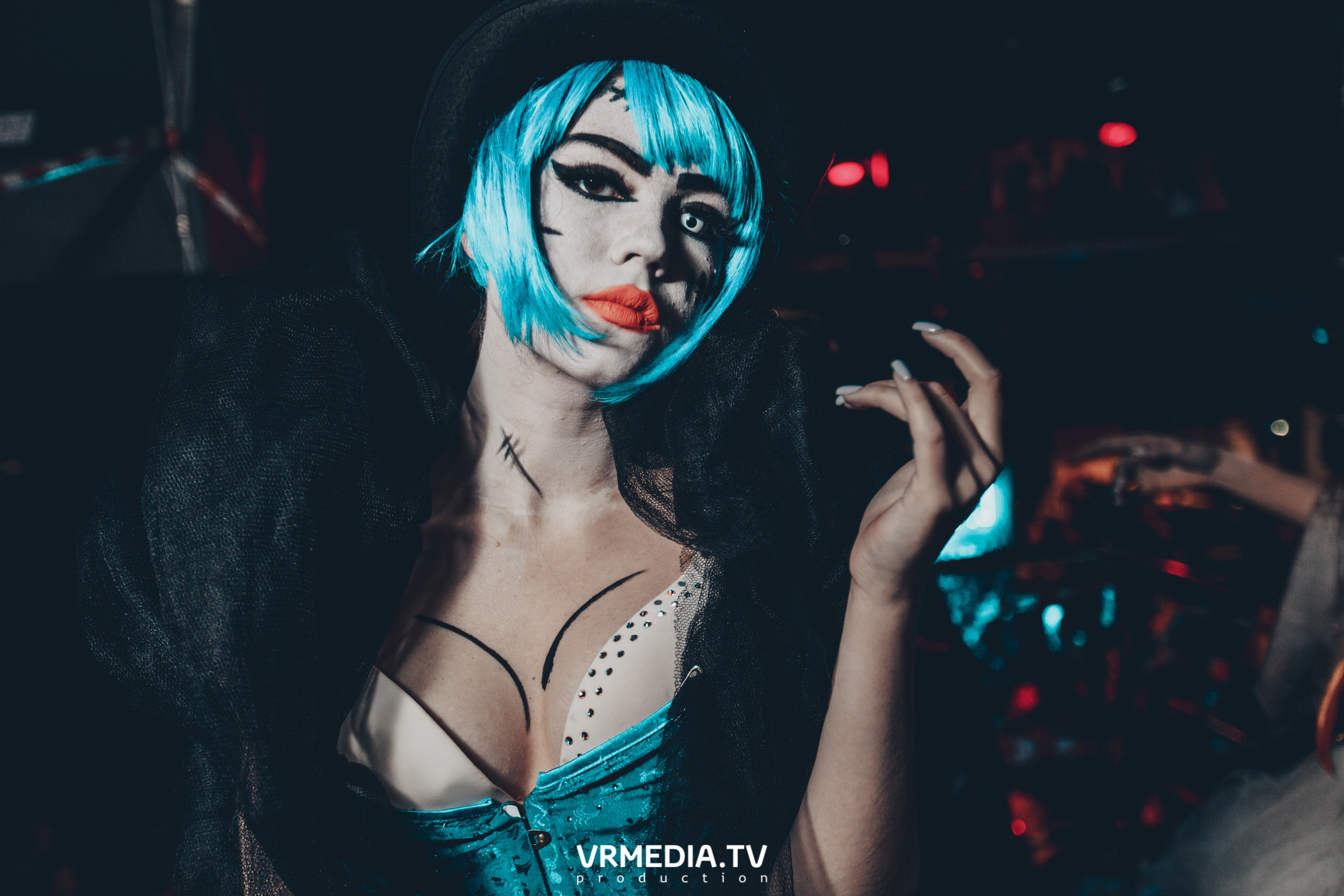 Театр мёртвых кукол в баре «DOSKI»