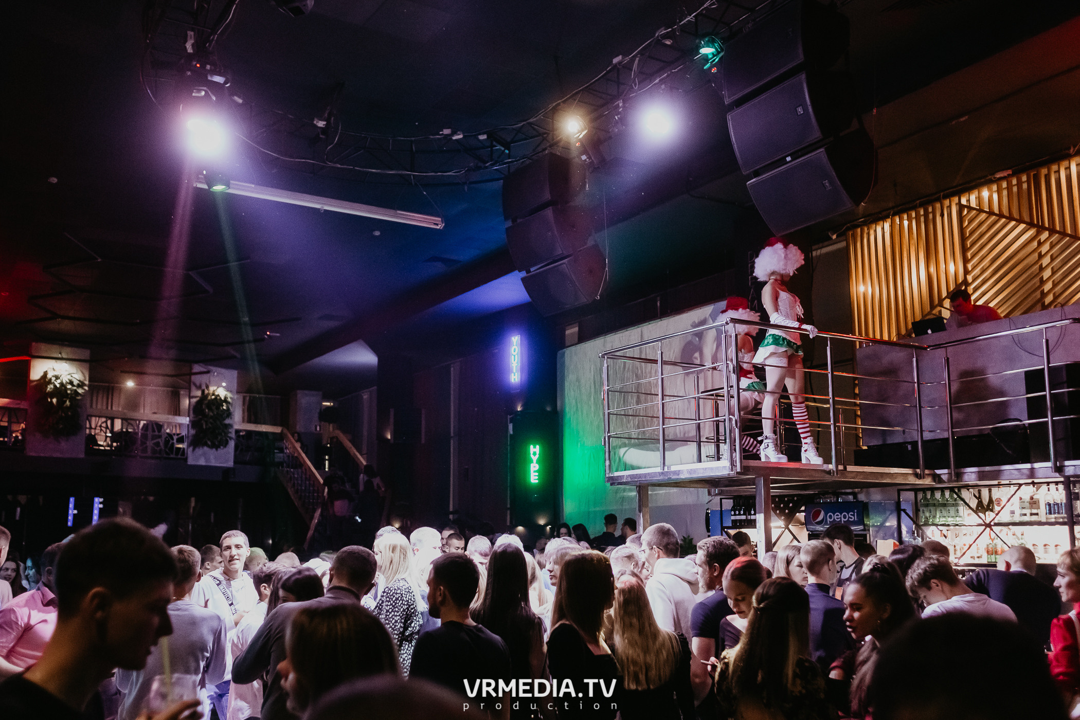 Выходные в баре «DOSKI»