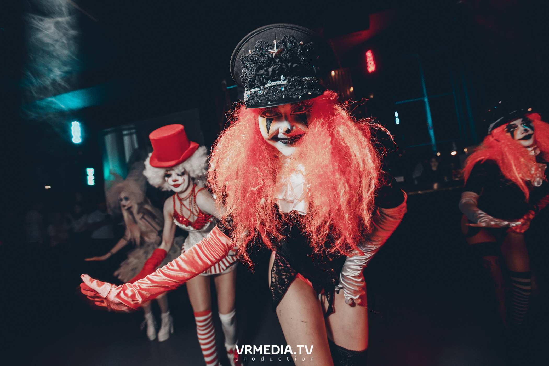 Театр мёртвых кукол в баре «DOSKI»