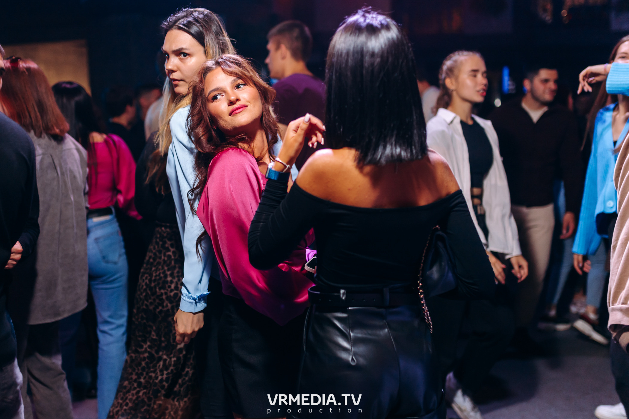 Выходные в баре «DOSKI»