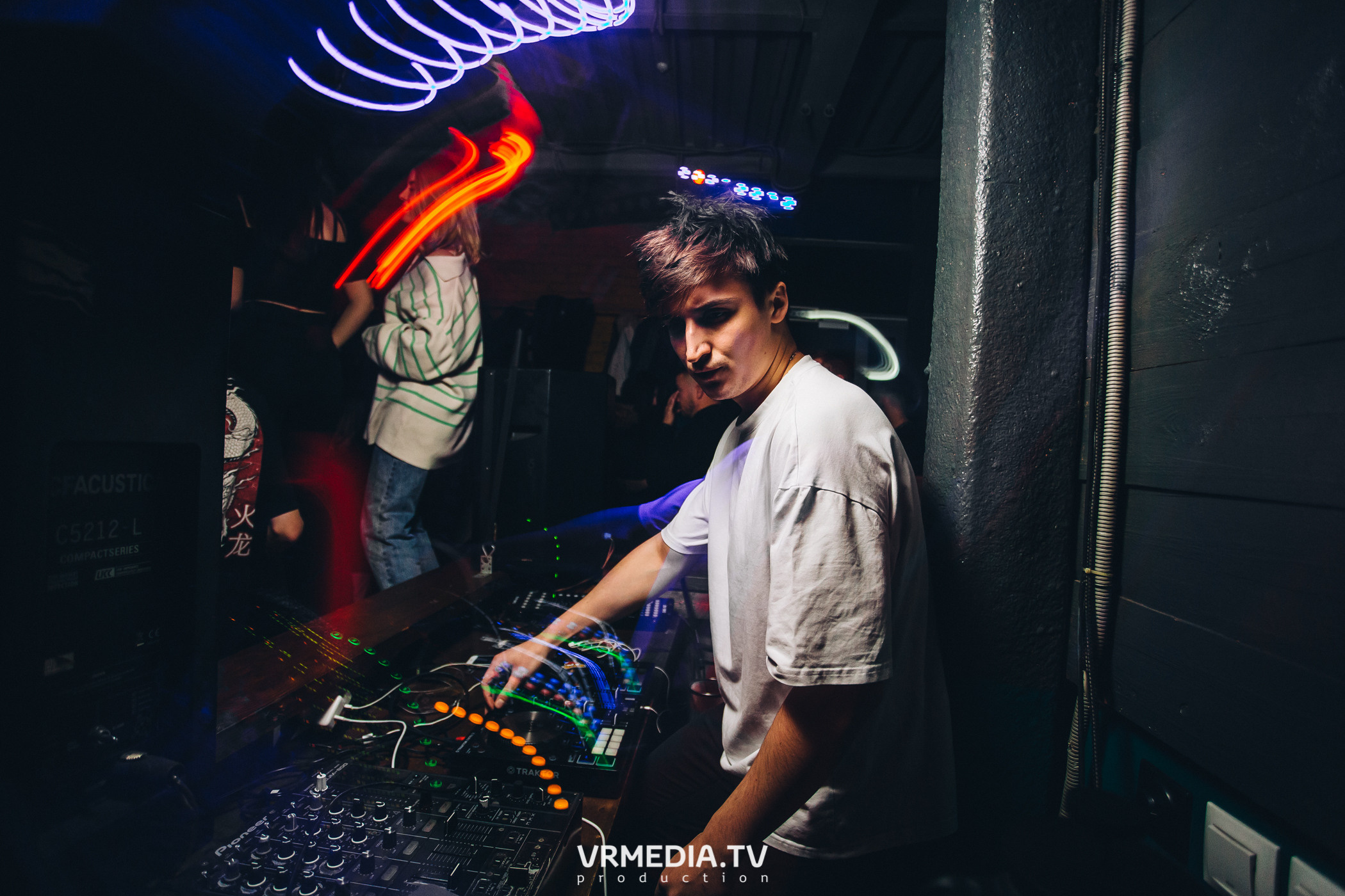 Выходные в баре «Хука Хаус»