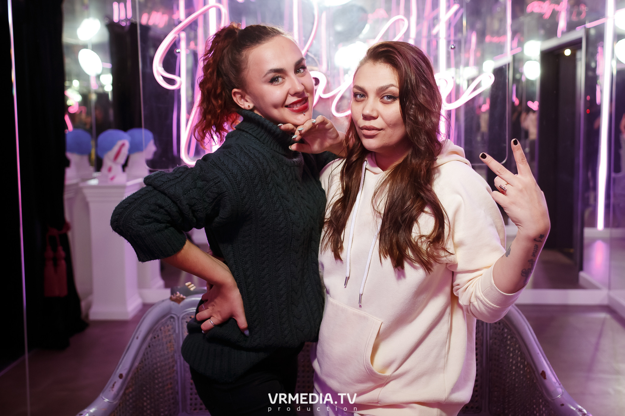 Выходные в караоке-баре «Volna»