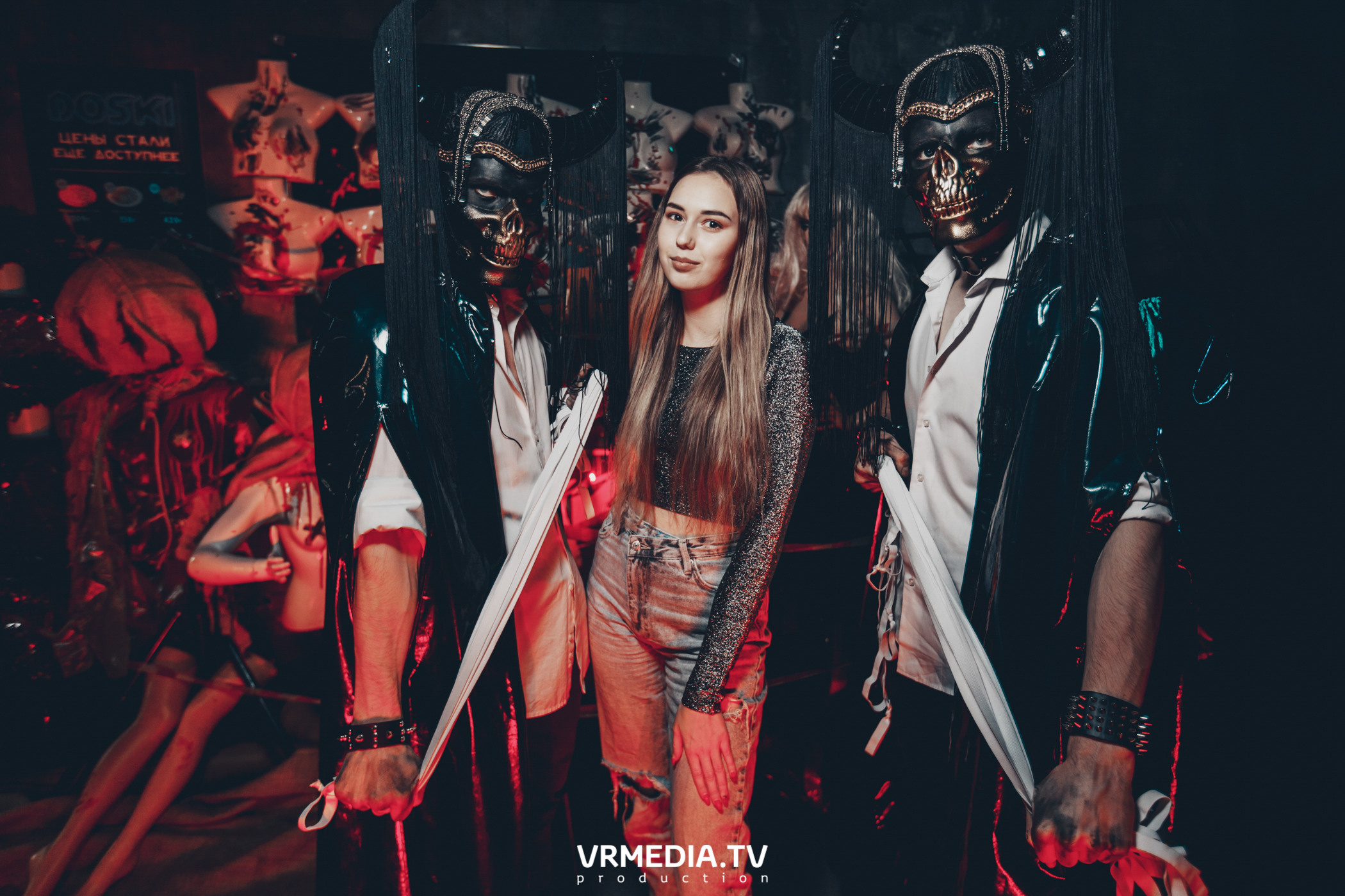 Театр мёртвых кукол в баре «DOSKI»