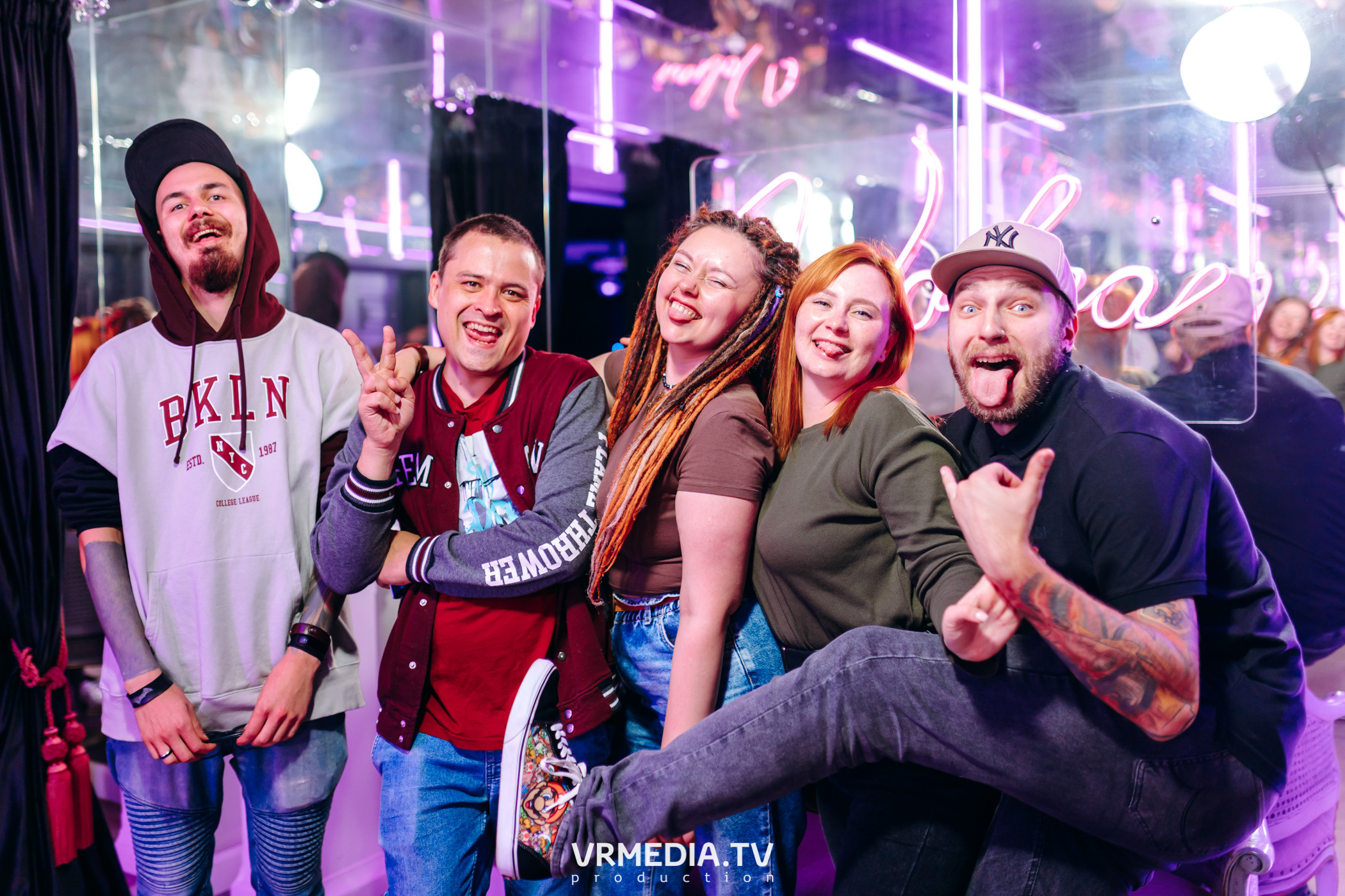 Ночь фотографии в караоке-баре «Volna»