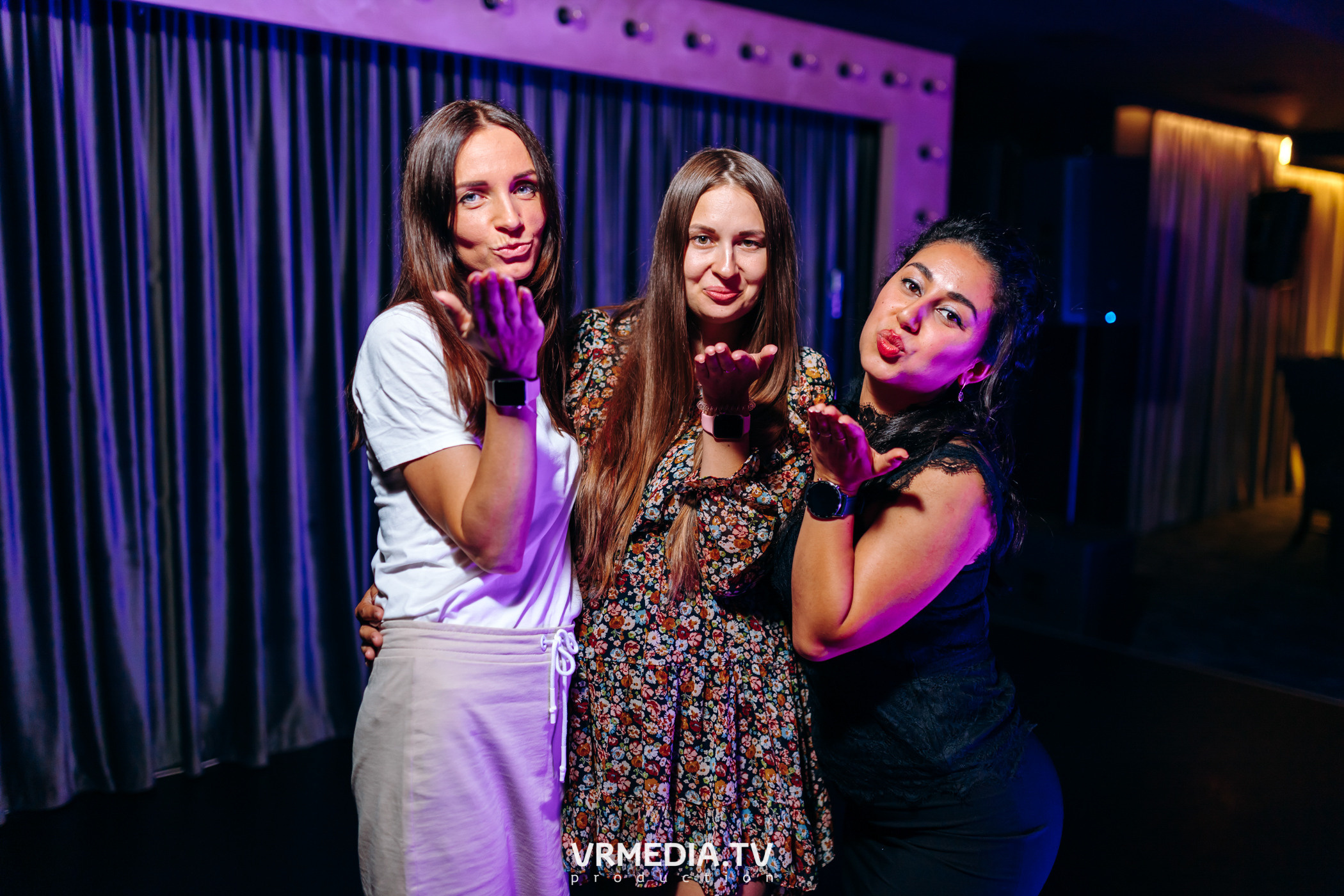 Ночь фотографии в караоке-баре «Volna»