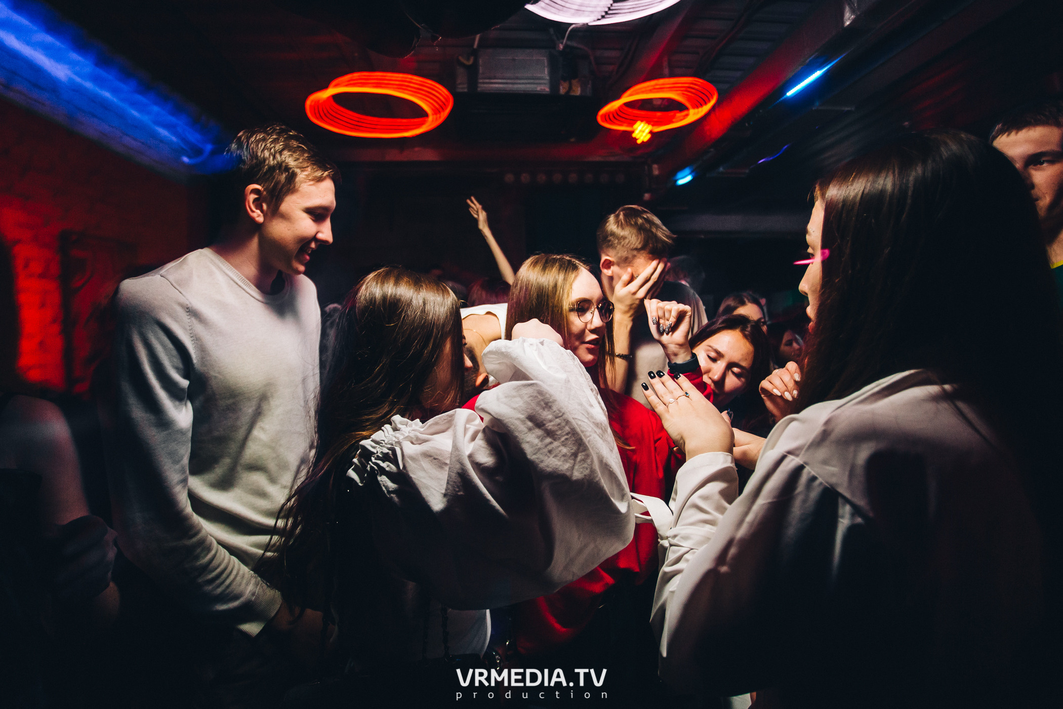 Выходные в баре «Хука Хаус»