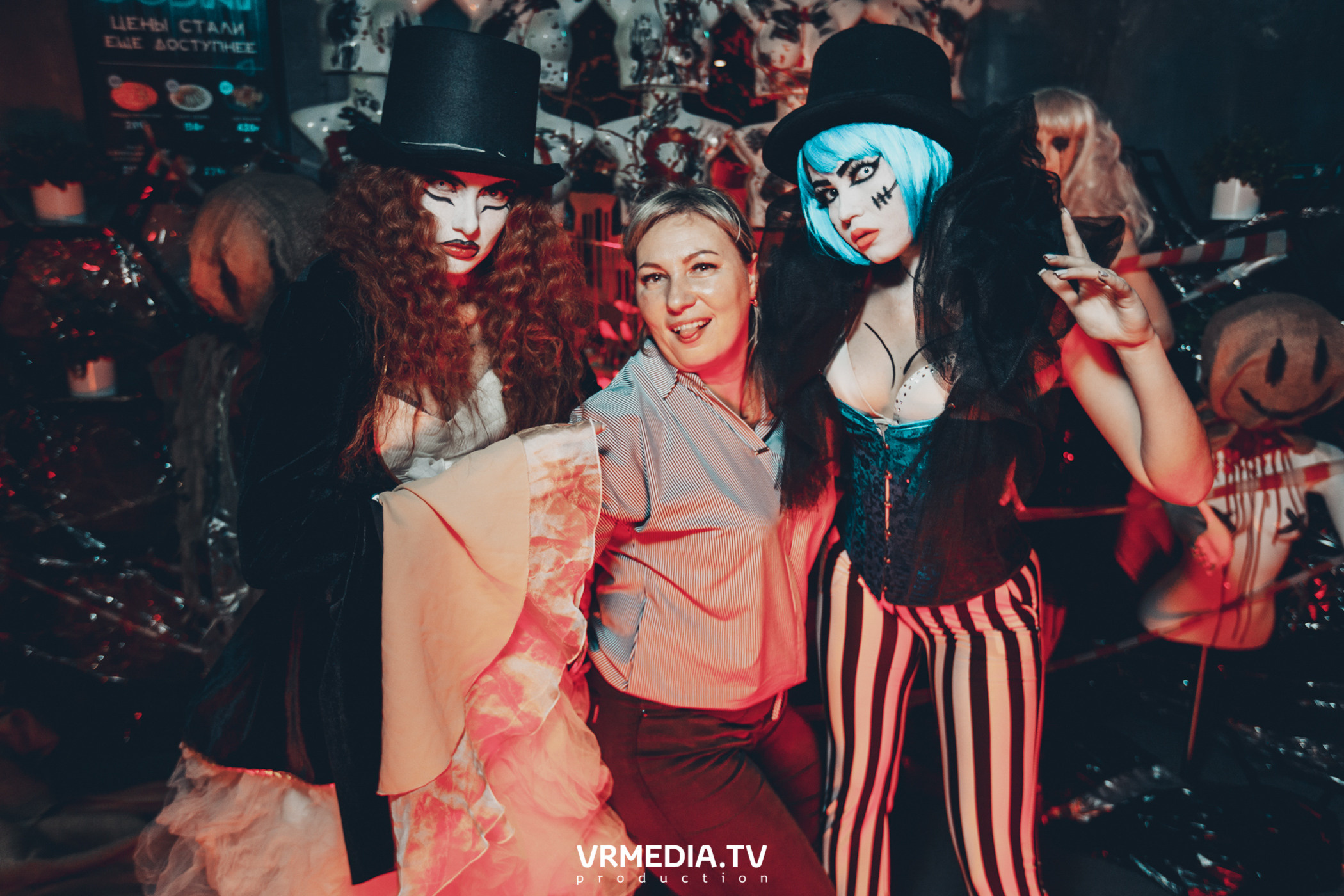 Театр мёртвых кукол в баре «DOSKI»