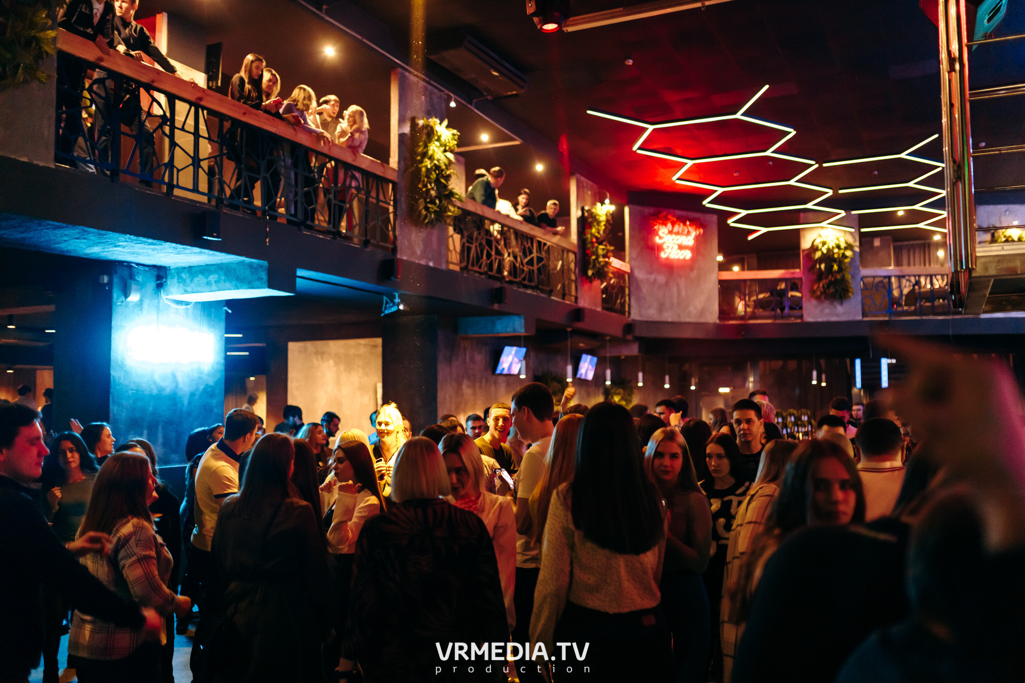 Выходные в баре «DOSKI»