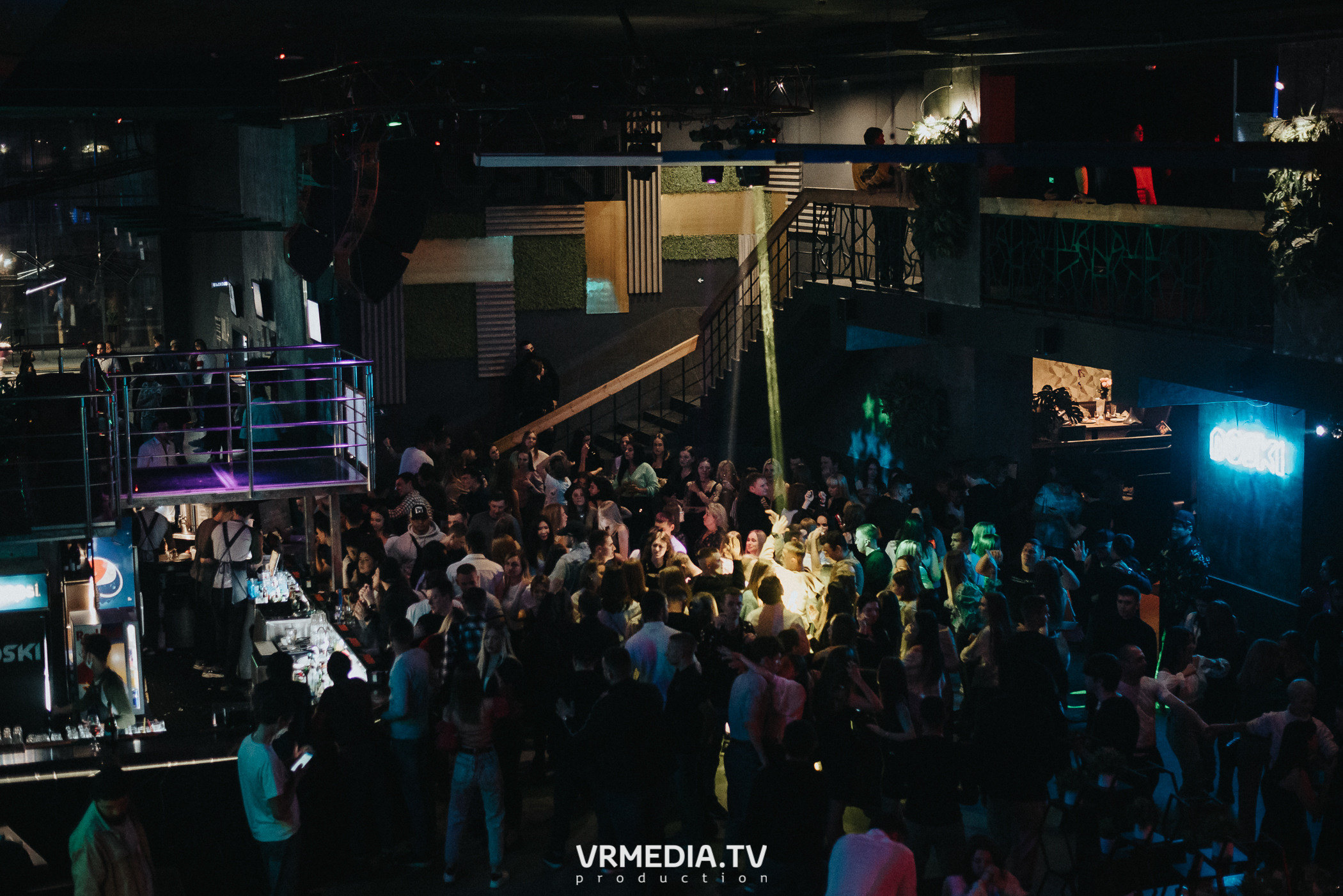 Выходные в баре «DOSKI»