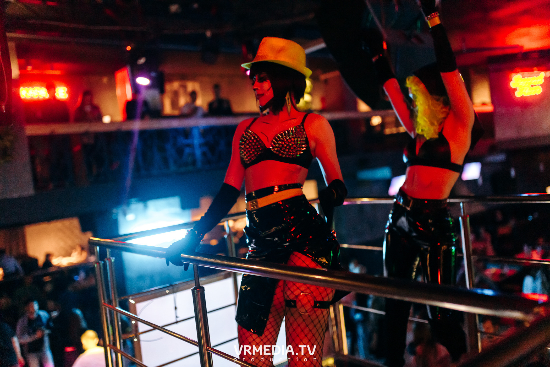 Выходные в баре «DOSKI»