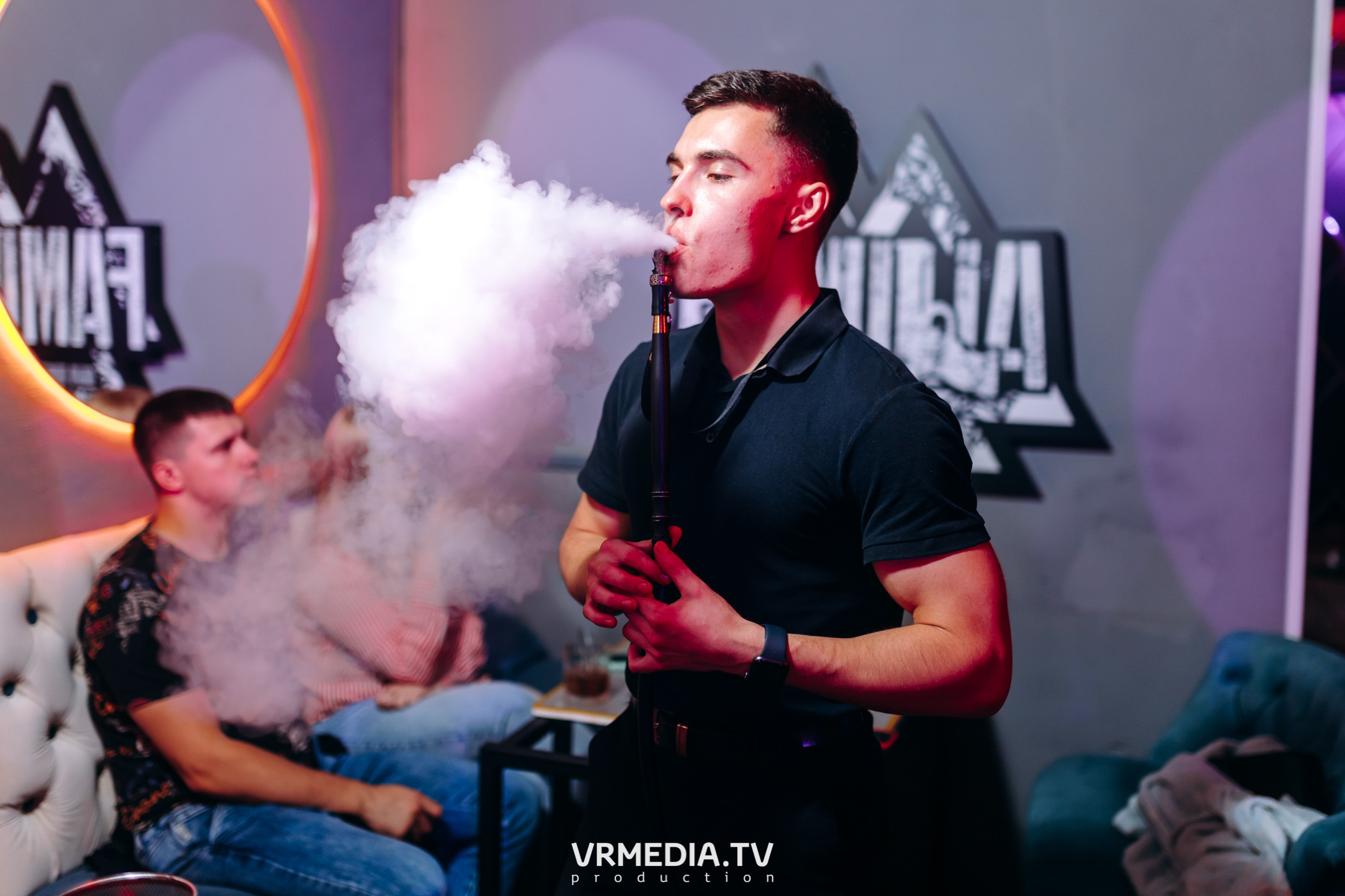 Ночь Безумного Бармена в Lounge Voice Hall «Familia»