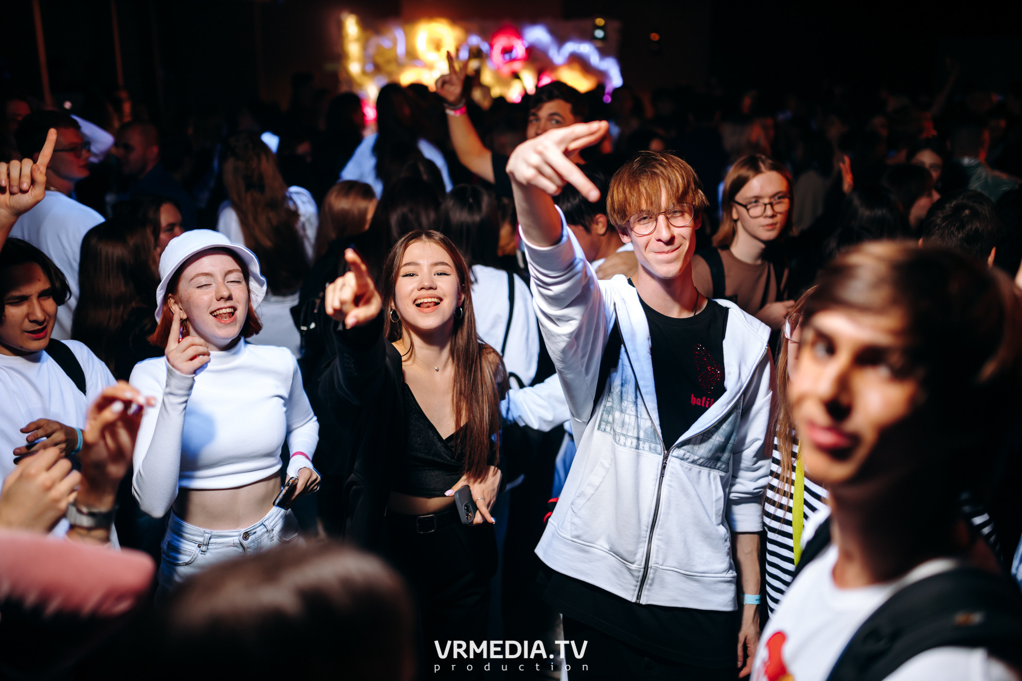 Ночь, Рейв и Мед