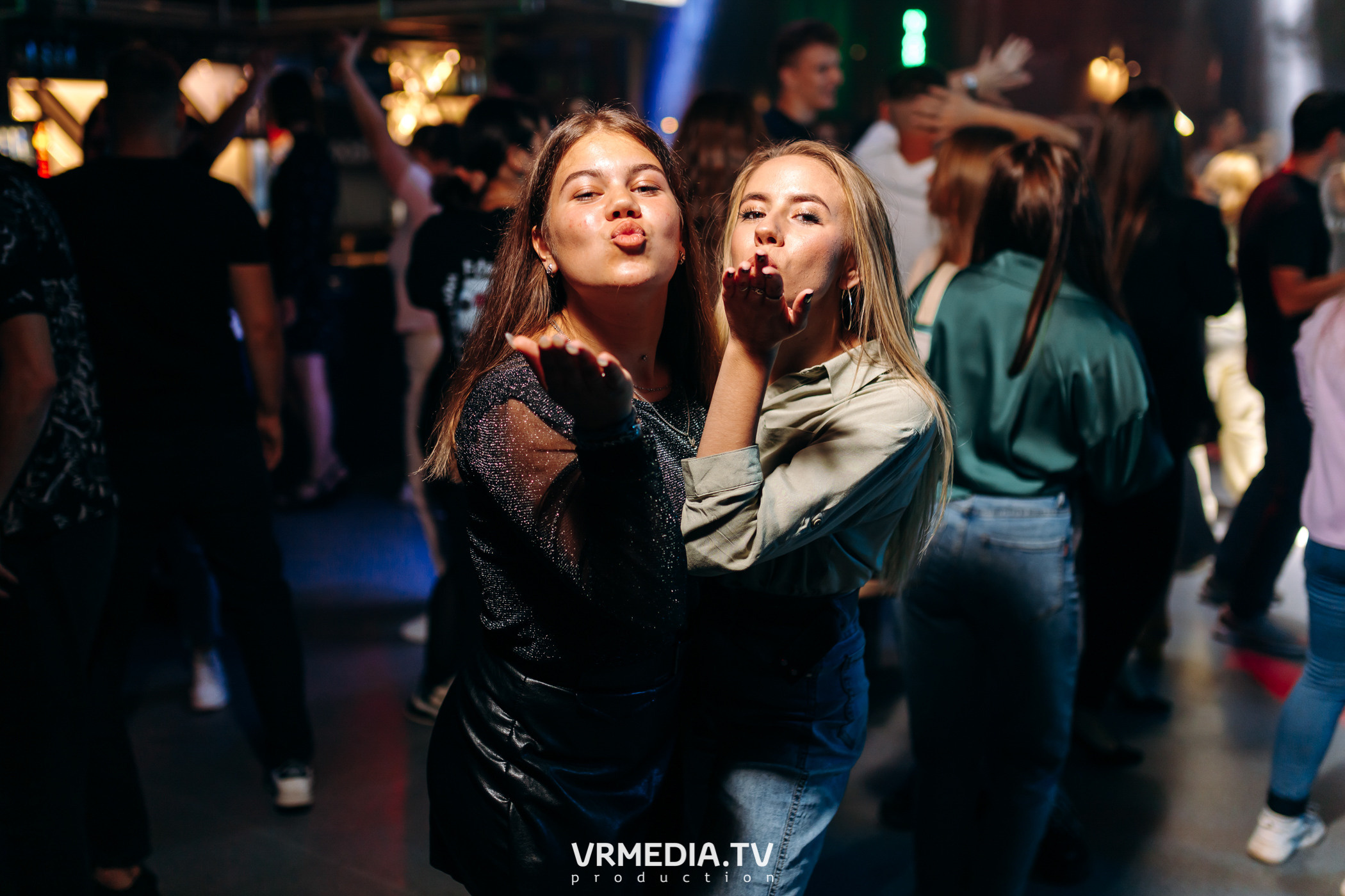 Выходные в баре «DOSKI»