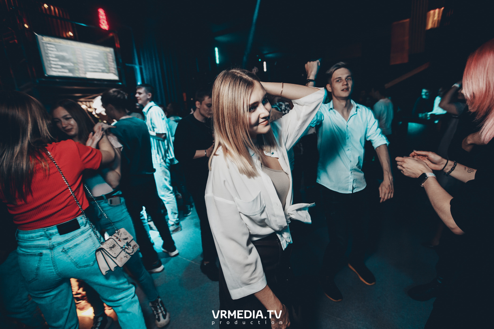 Выходные в баре «DOSKI»