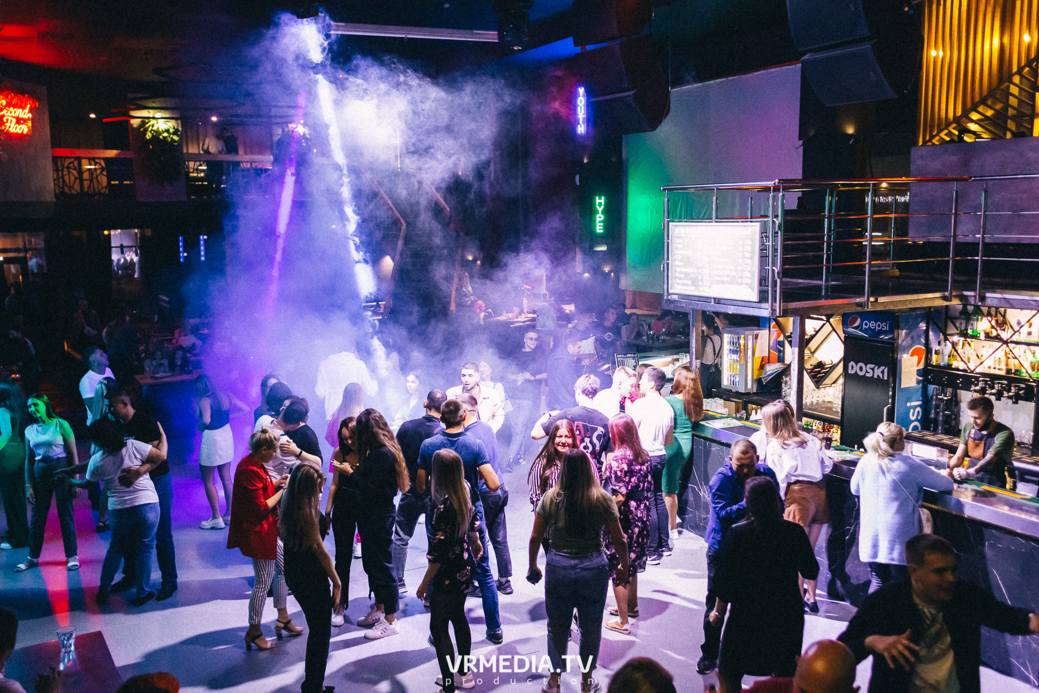 Выходные в баре «DOSKI»