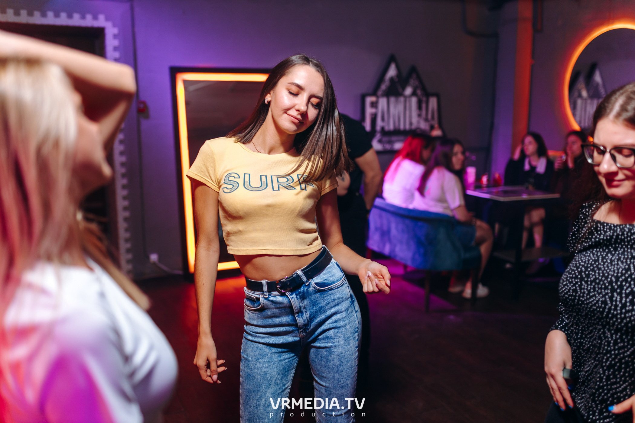 Ночь Безумного Бармена в Lounge Voice Hall «Familia»