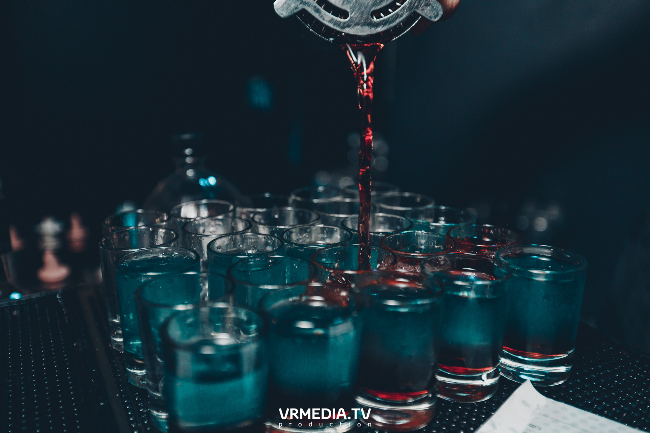 Театр мёртвых кукол в баре «DOSKI»