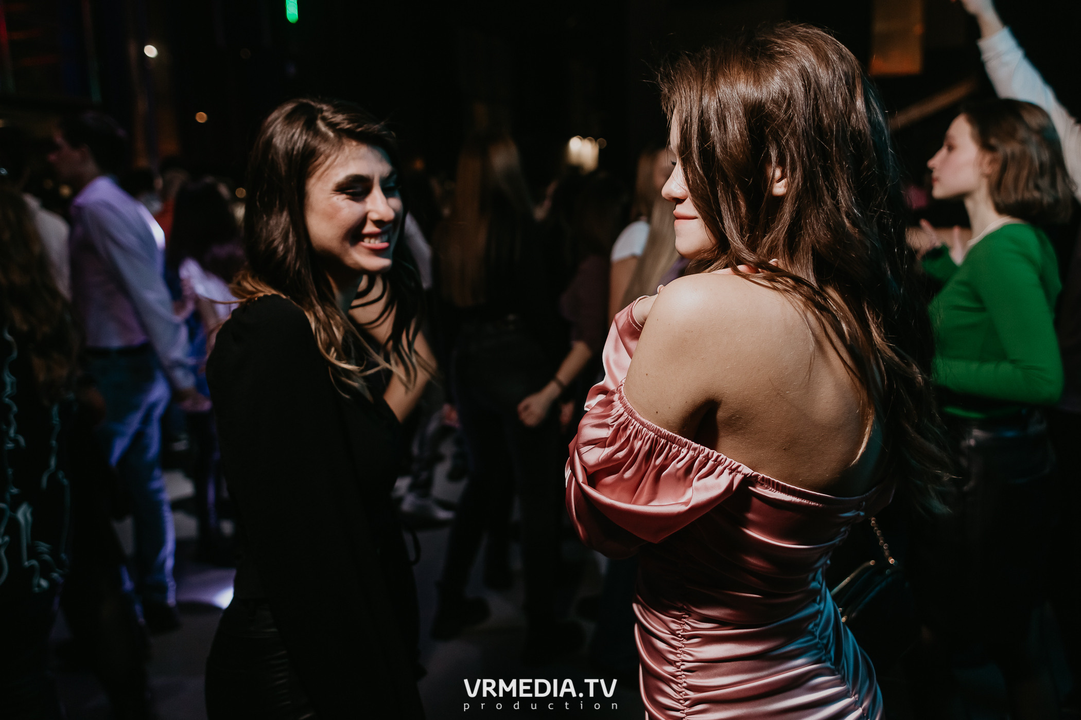 Выходные в баре «DOSKI»