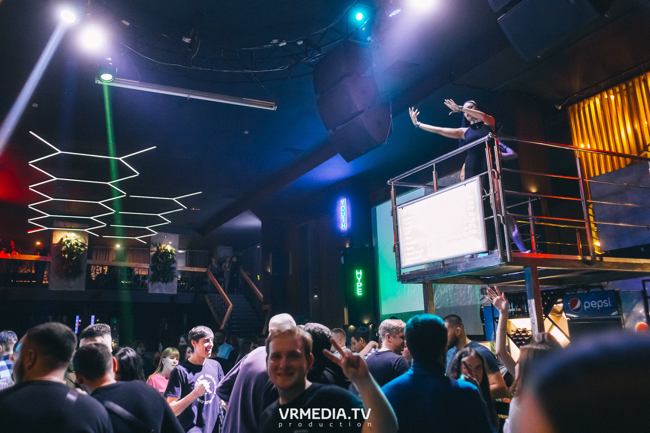 Выходные в баре «DOSKI»