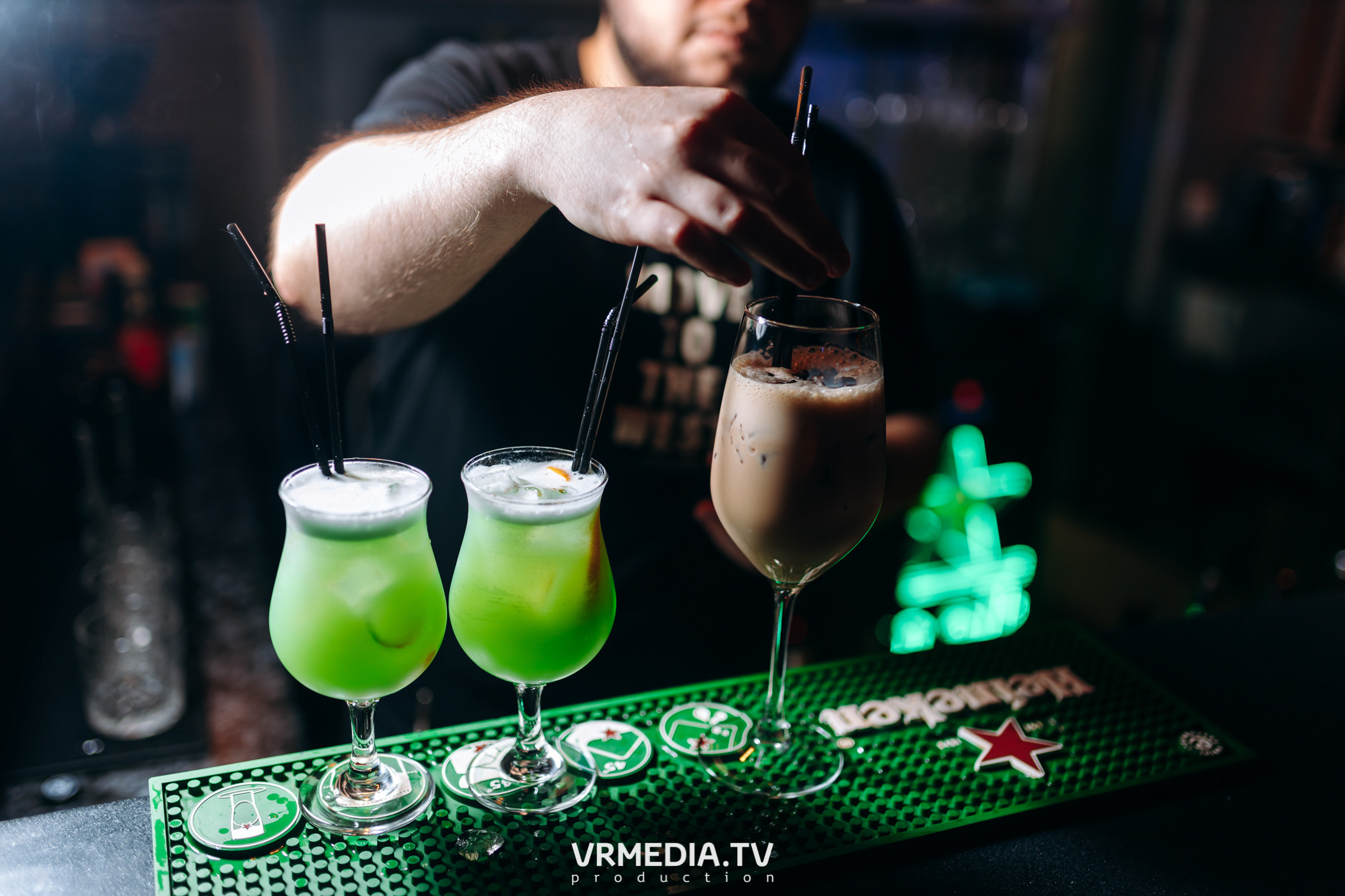 Ночь Безумного Бармена в Lounge Voice Hall «Familia»