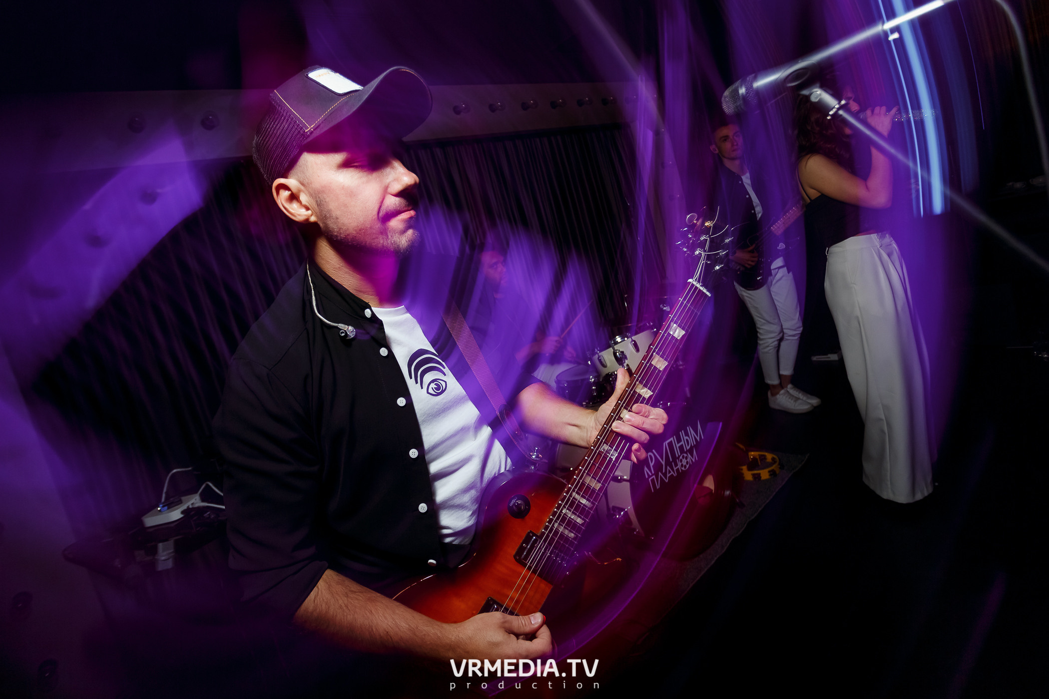 Выходные в караоке-баре «Volna»