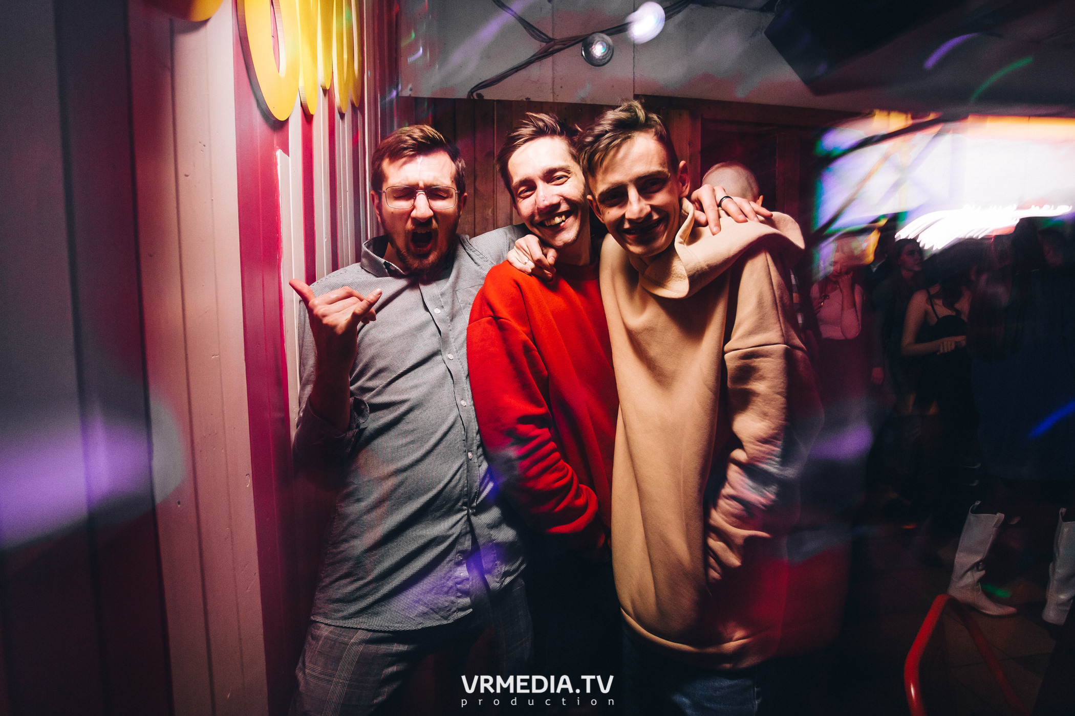 Выходные в баре «Cosmo»