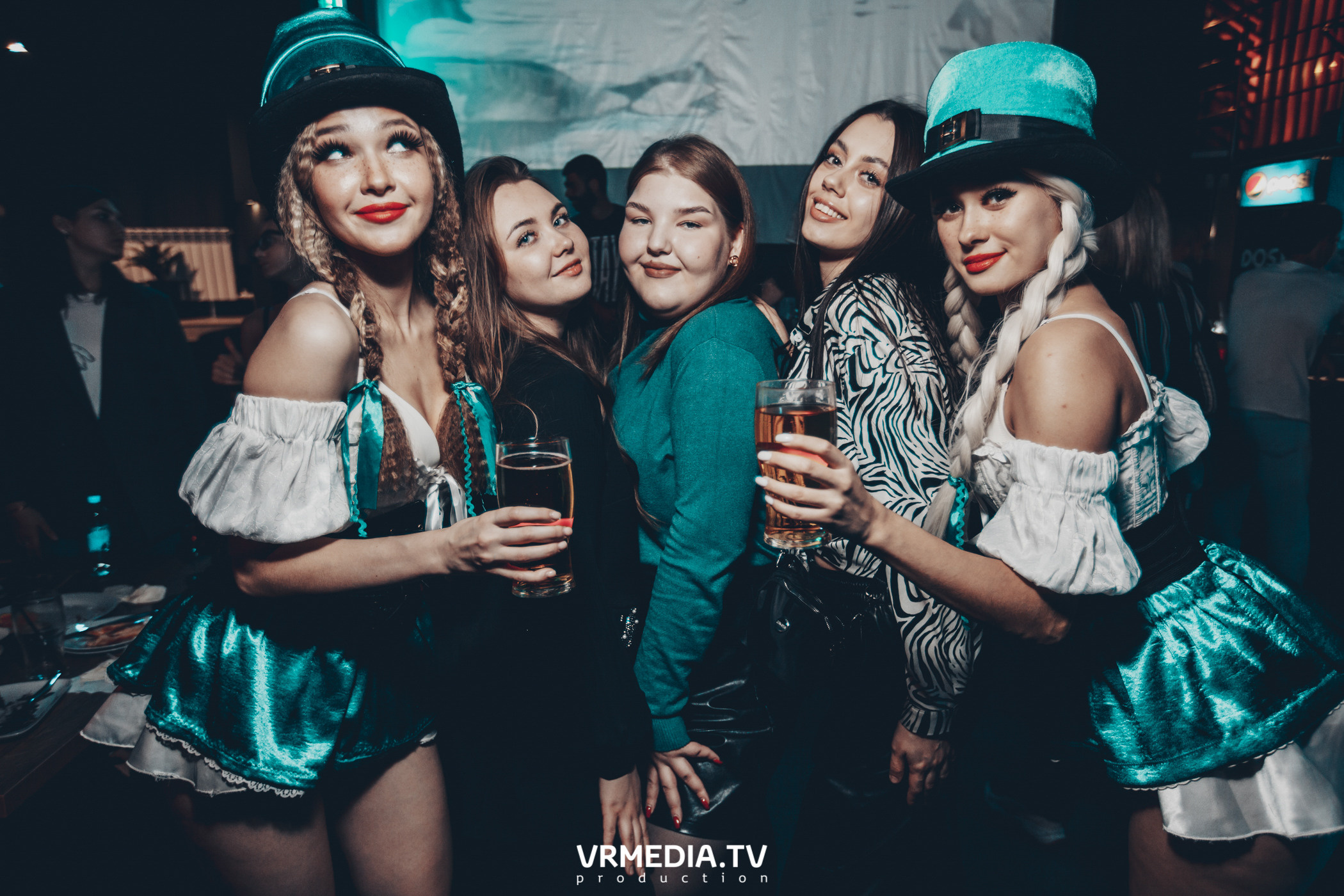 Выходные в баре «DOSKI»