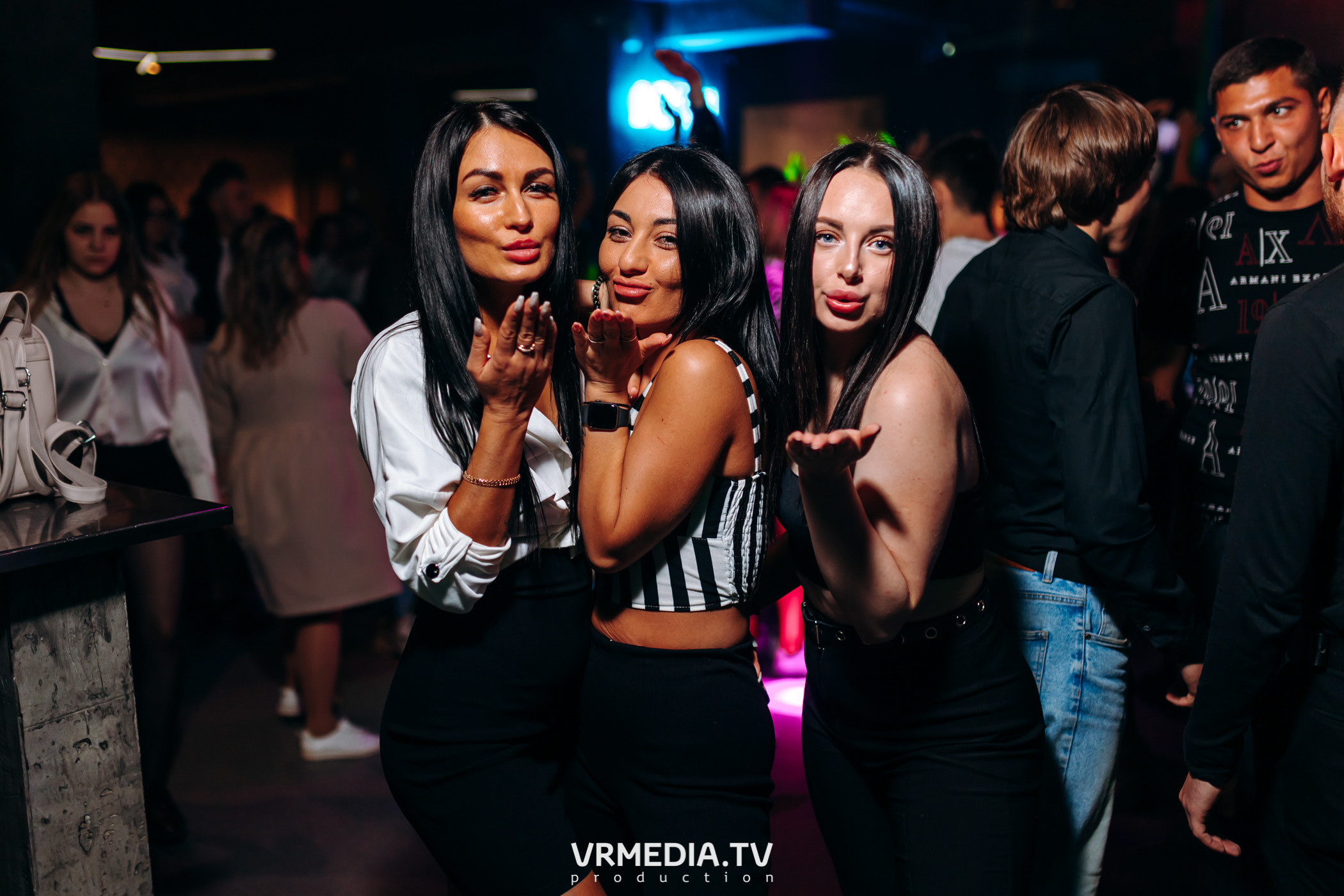 Выходные в баре «DOSKI»