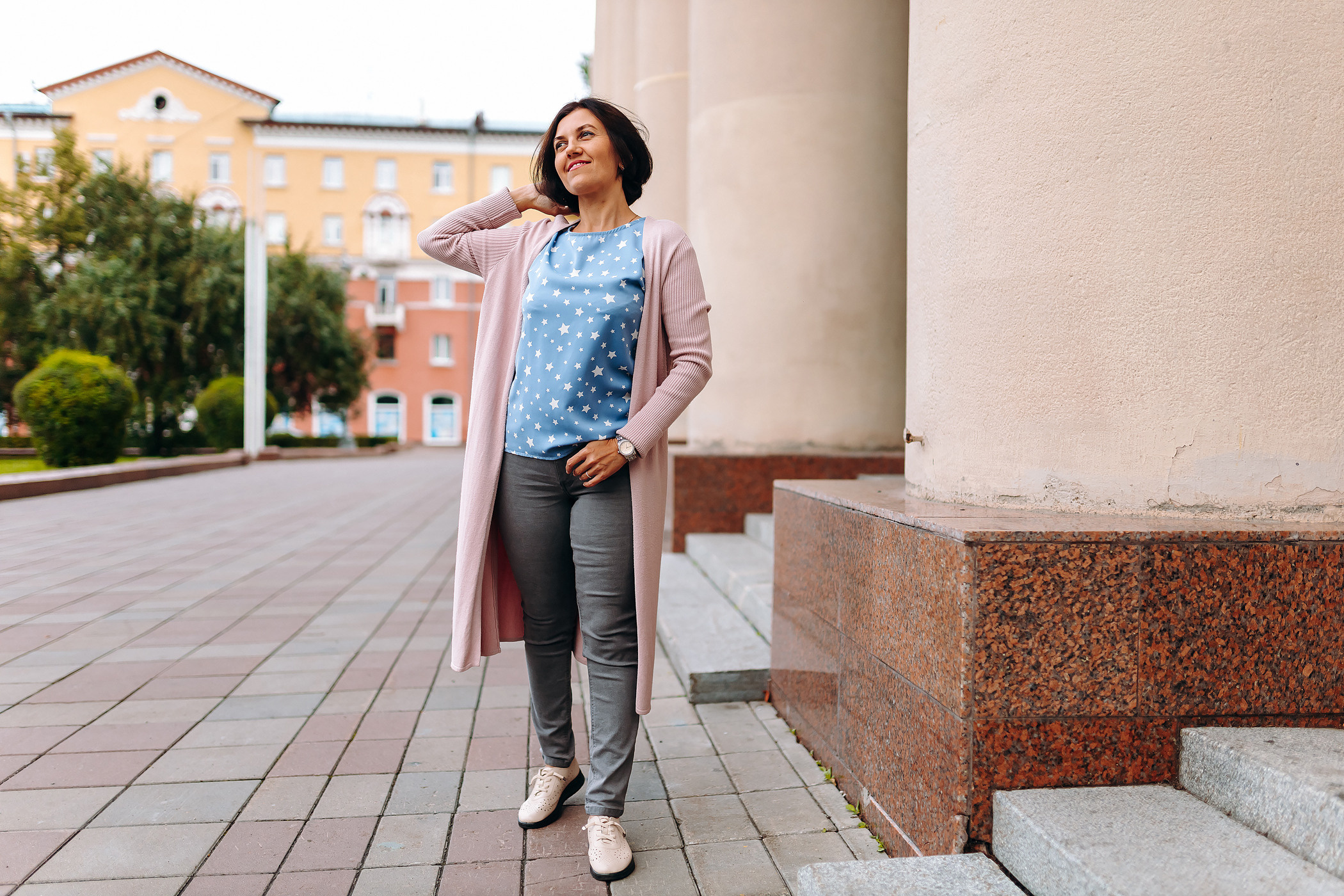 Драмтеатр (Весенняя, 11)