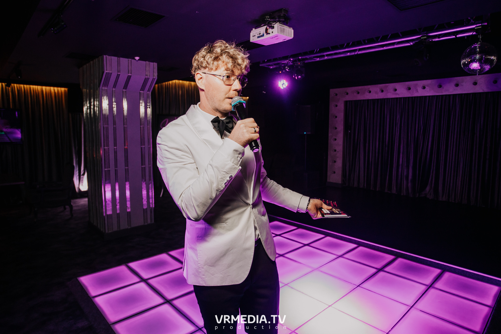 Выходные в караоке-баре «Volna»