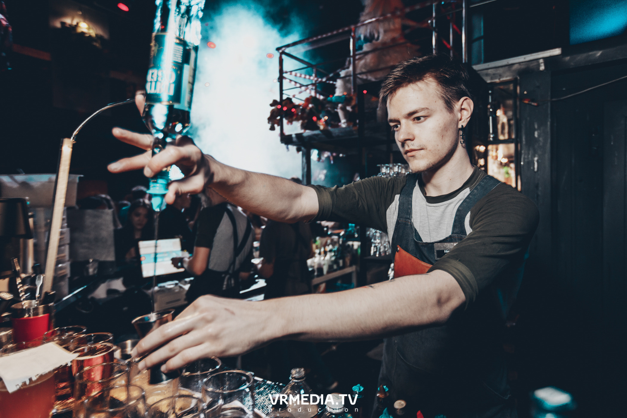 Театр мёртвых кукол в баре «DOSKI»