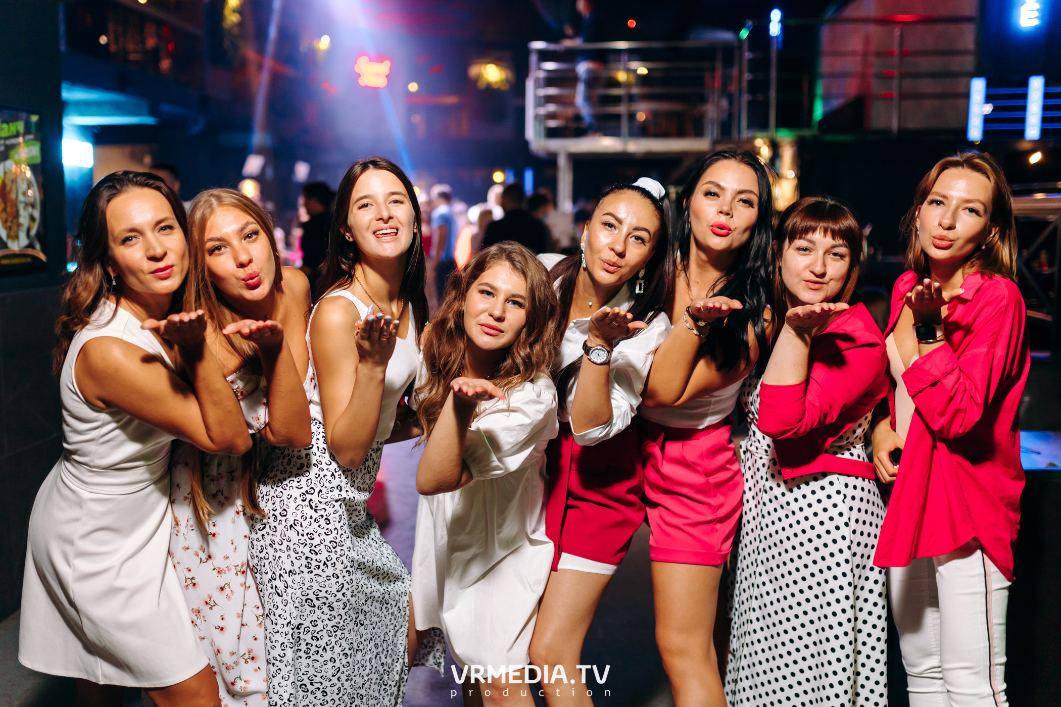 Выходные в баре «DOSKI»