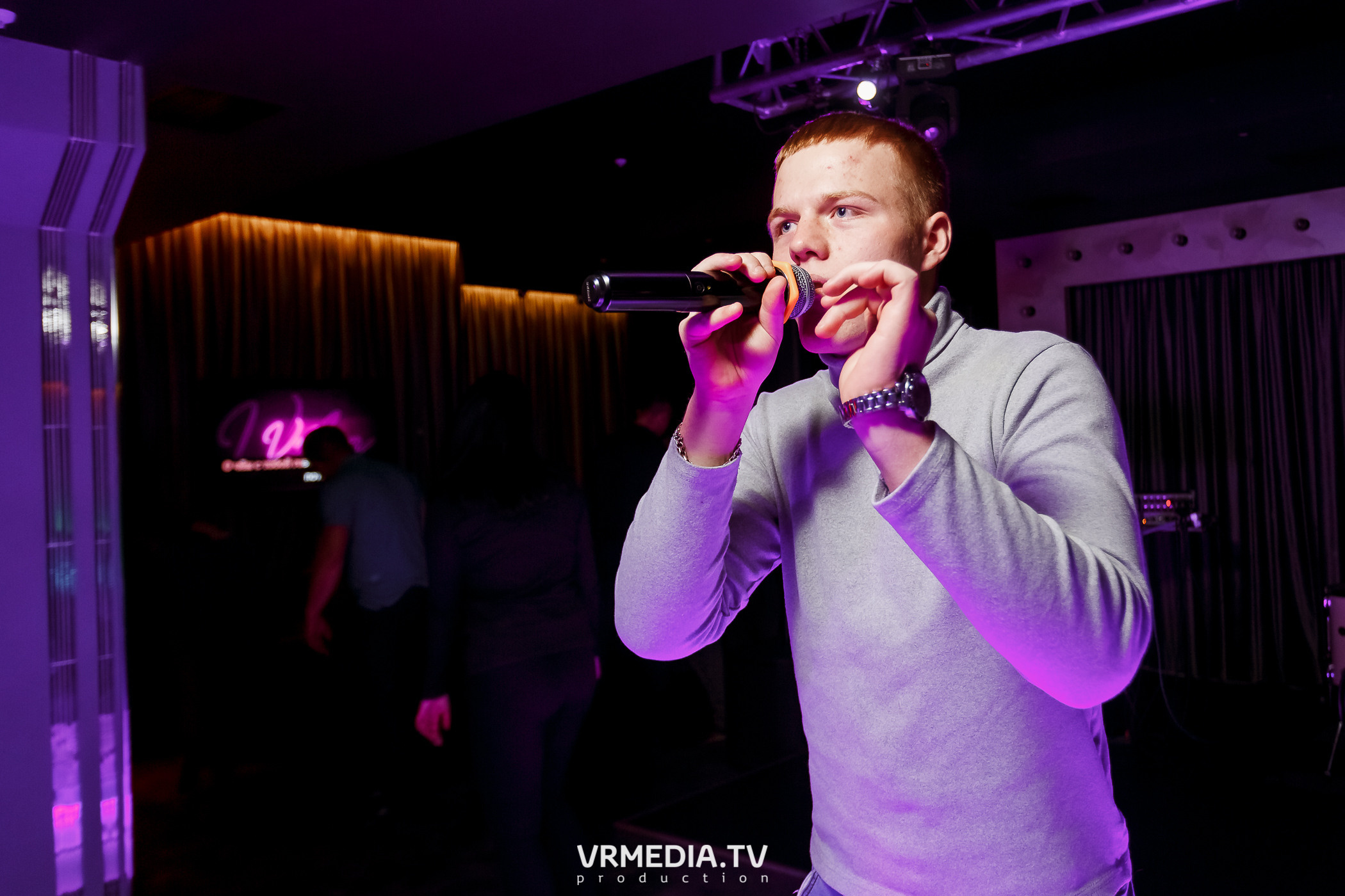 Выходные в караоке-баре «Volna»