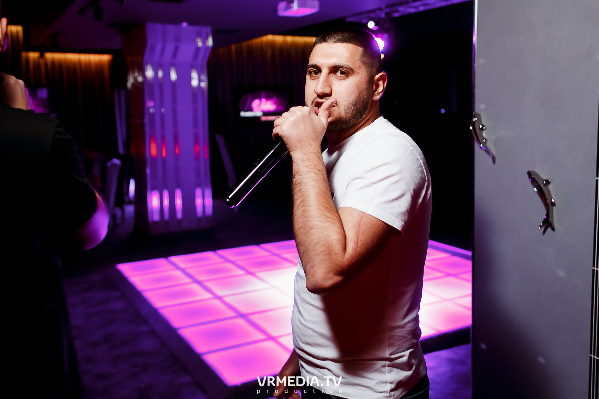 Выходные в караоке-баре «Volna»