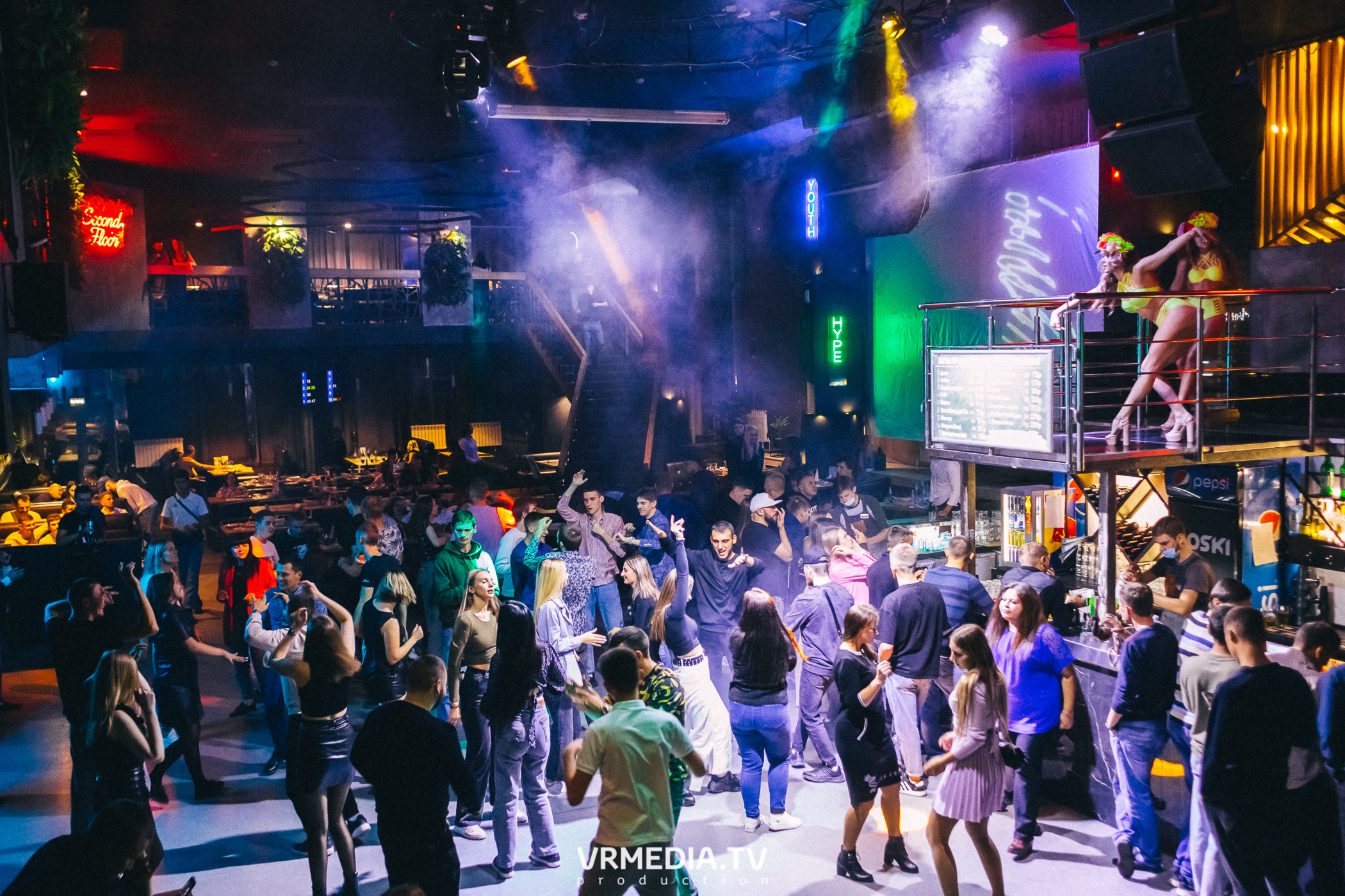 Выходные в баре «DOSKI»