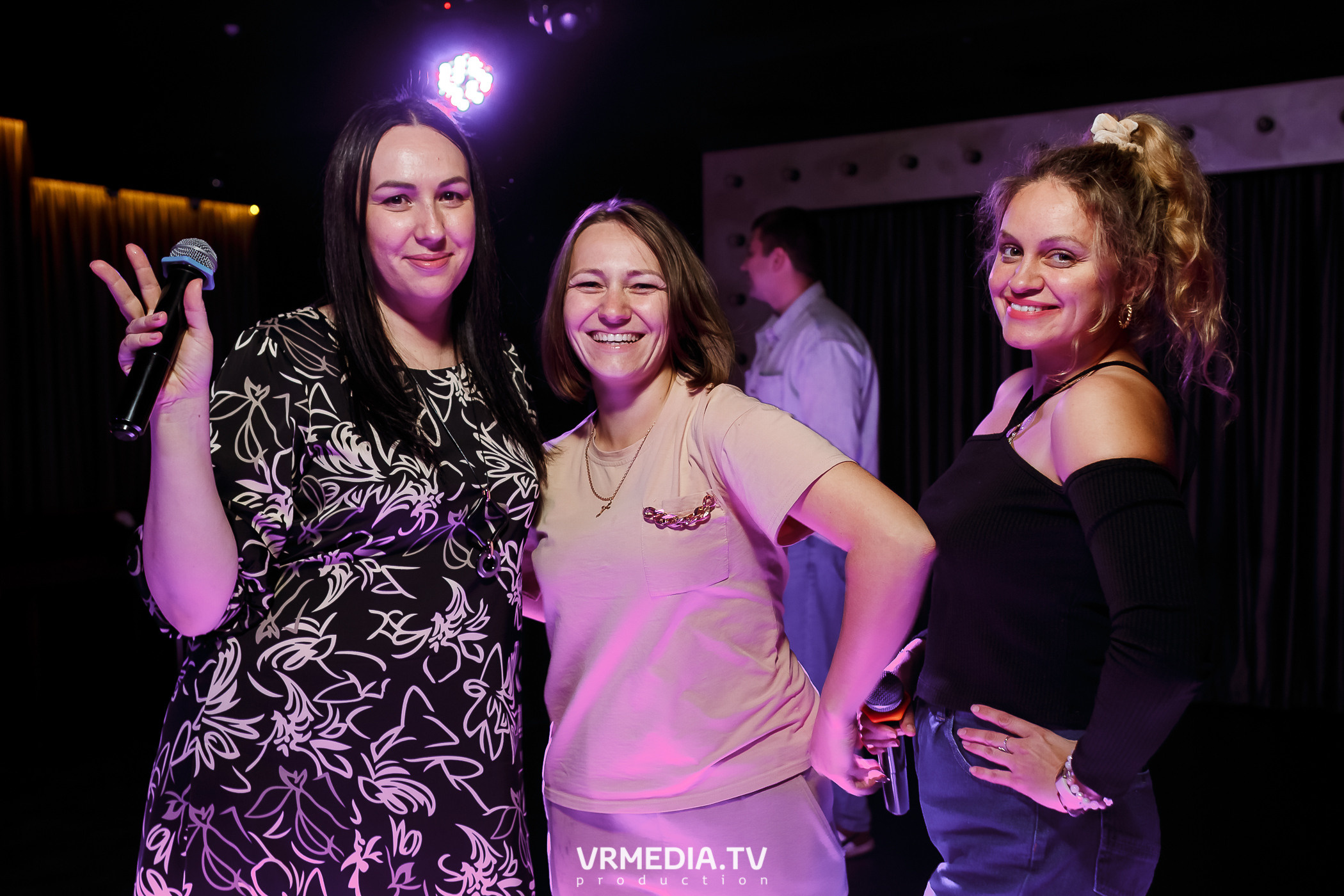 Выходные в караоке-баре «Volna»