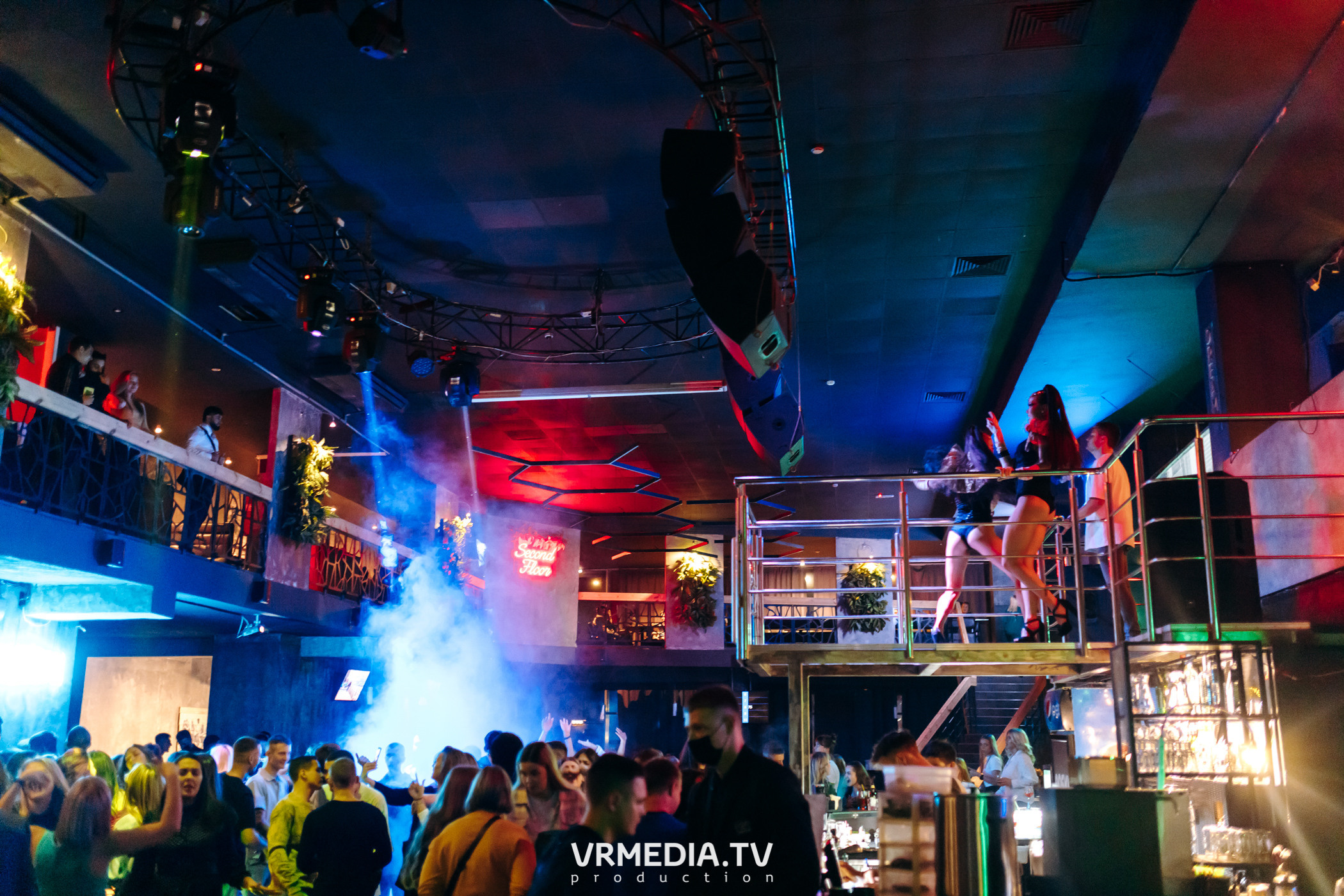 Выходные в баре «DOSKI»