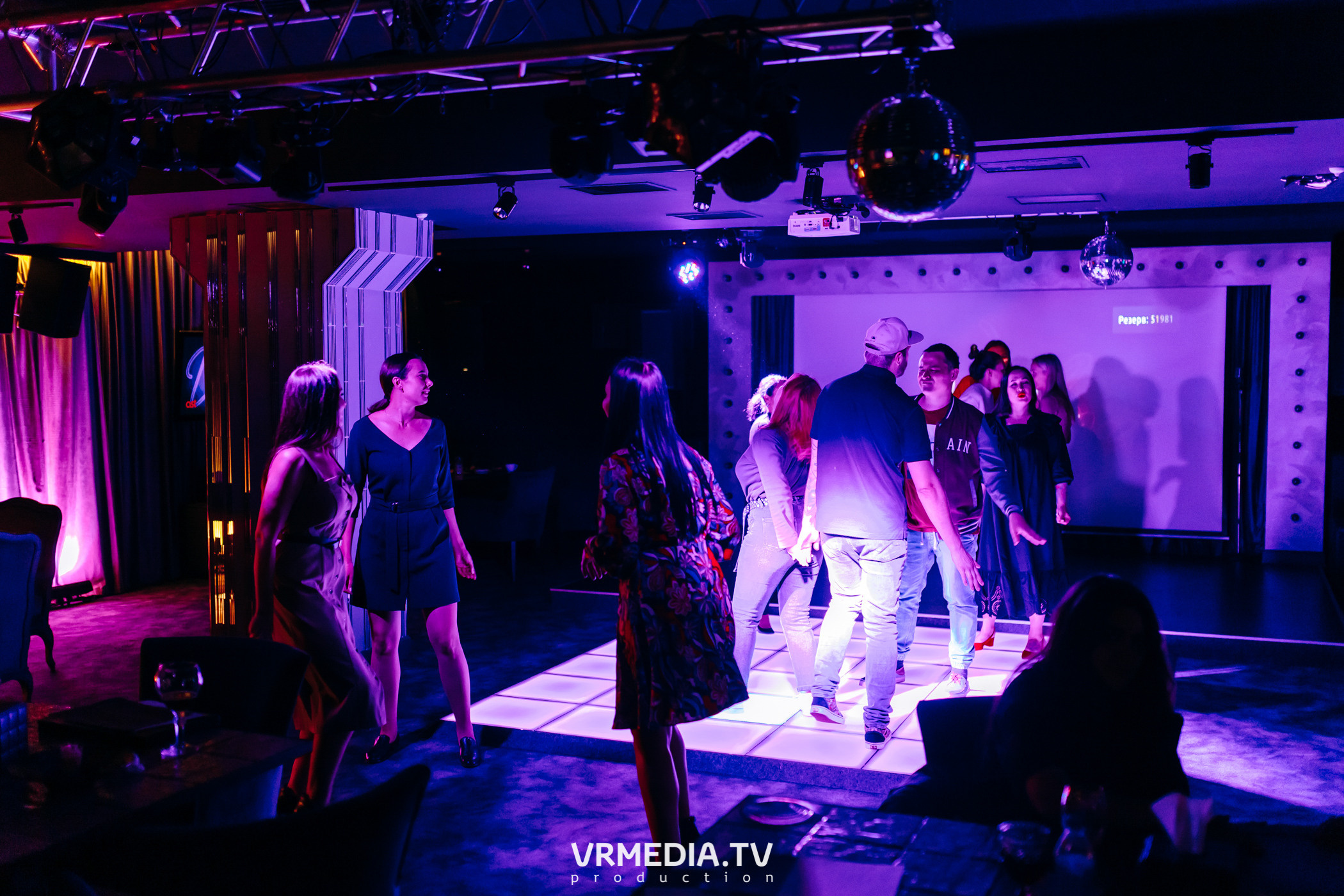 Ночь фотографии в караоке-баре «Volna»