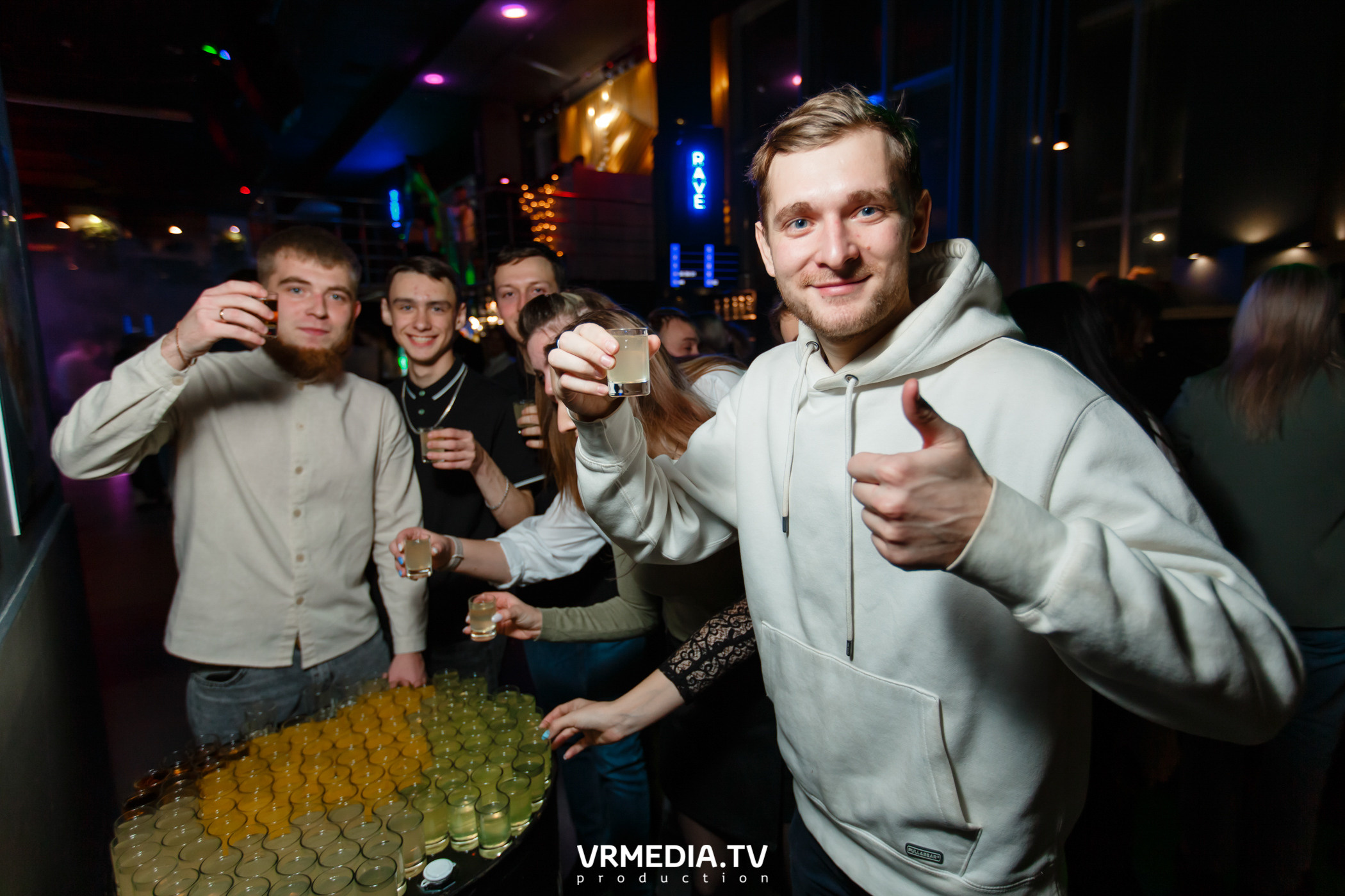 Выходные в баре «DOSKI»