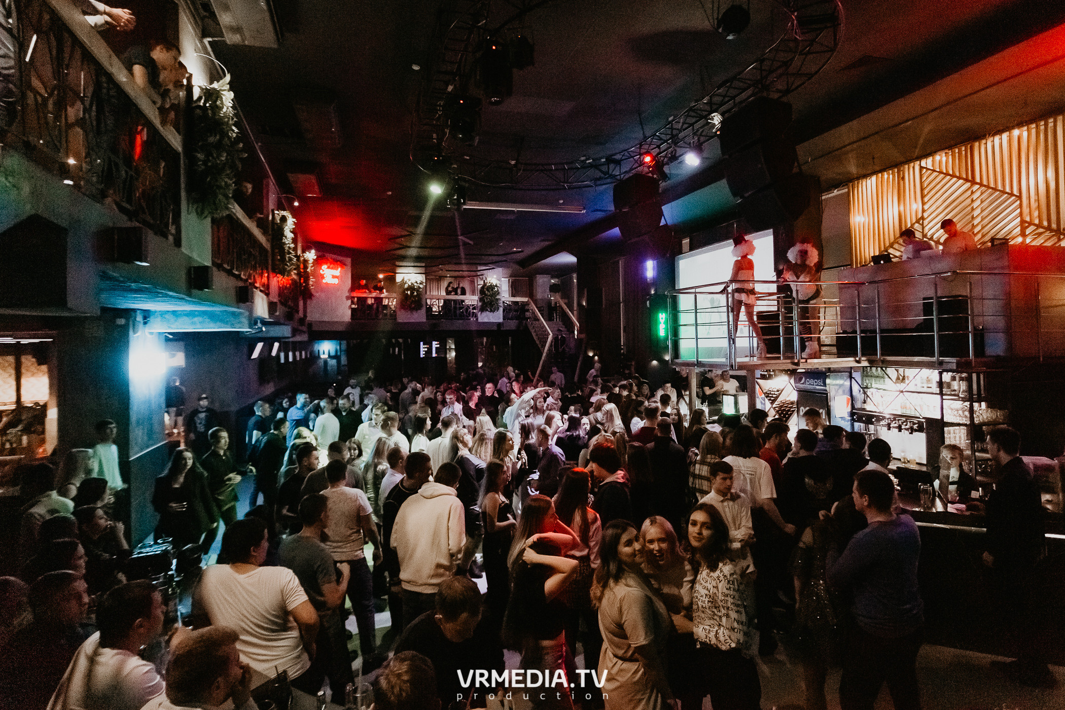 Выходные в баре «DOSKI»