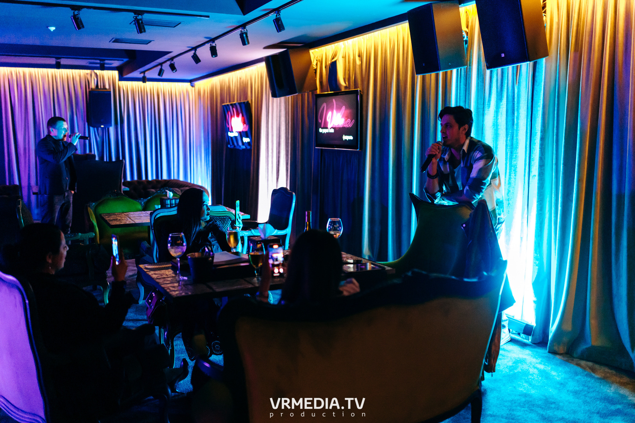 Ночь фотографии в караоке-баре «Volna»